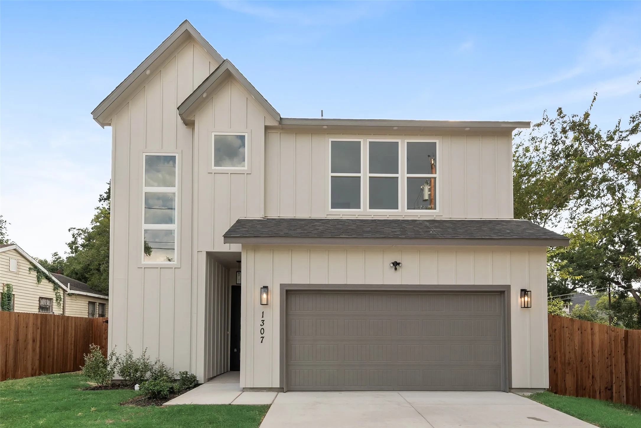 Single Family Residence For Sale in Dallas County , 1307 Diceman Avenue, Dallas, Texas 75203, 4 Bedroom, 4 Bathroom, 2 Garage spaces, 2,527 Sqft, built in 2026, mls#21401297, Real Estate Agent in Dallas, Homes For Sale in Dallas county, Homes For Sale in Dallas, Realtor in Dallas Texas, Real Estate Brokerage Independent Realty Texas, Luminita Cordes Realtor