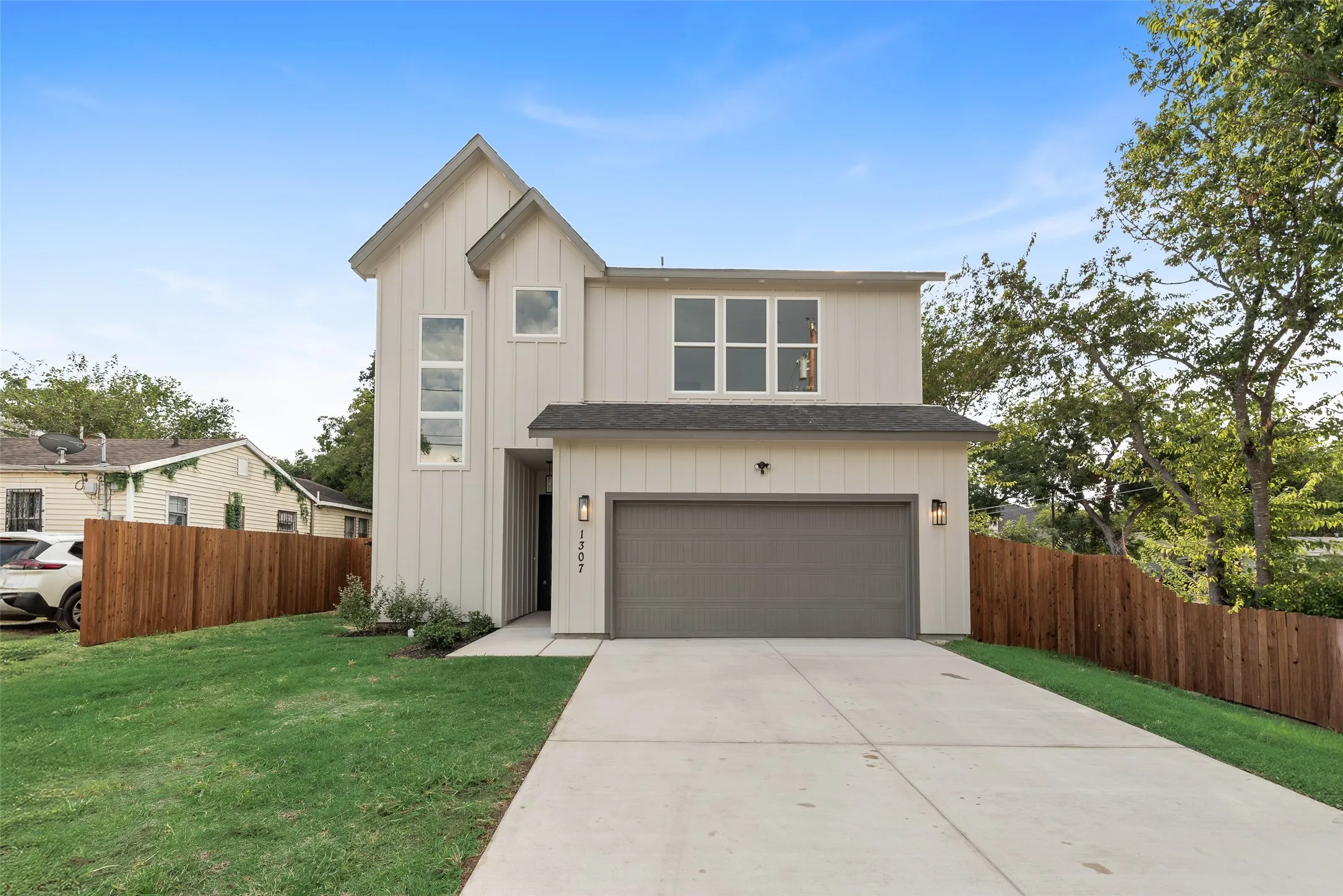 Single Family Residence For Sale in Dallas County , 1307 Diceman Avenue, Dallas, Texas 75203, 4 Bedroom, 4 Bathroom, 2 Garage spaces, 2,527 Sqft, built in 2026, mls#21401297, Real Estate Agent in Dallas, Homes For Sale in Dallas county, Homes For Sale in Dallas, Realtor in Dallas Texas, Real Estate Brokerage Independent Realty Texas, Luminita Cordes Realtor