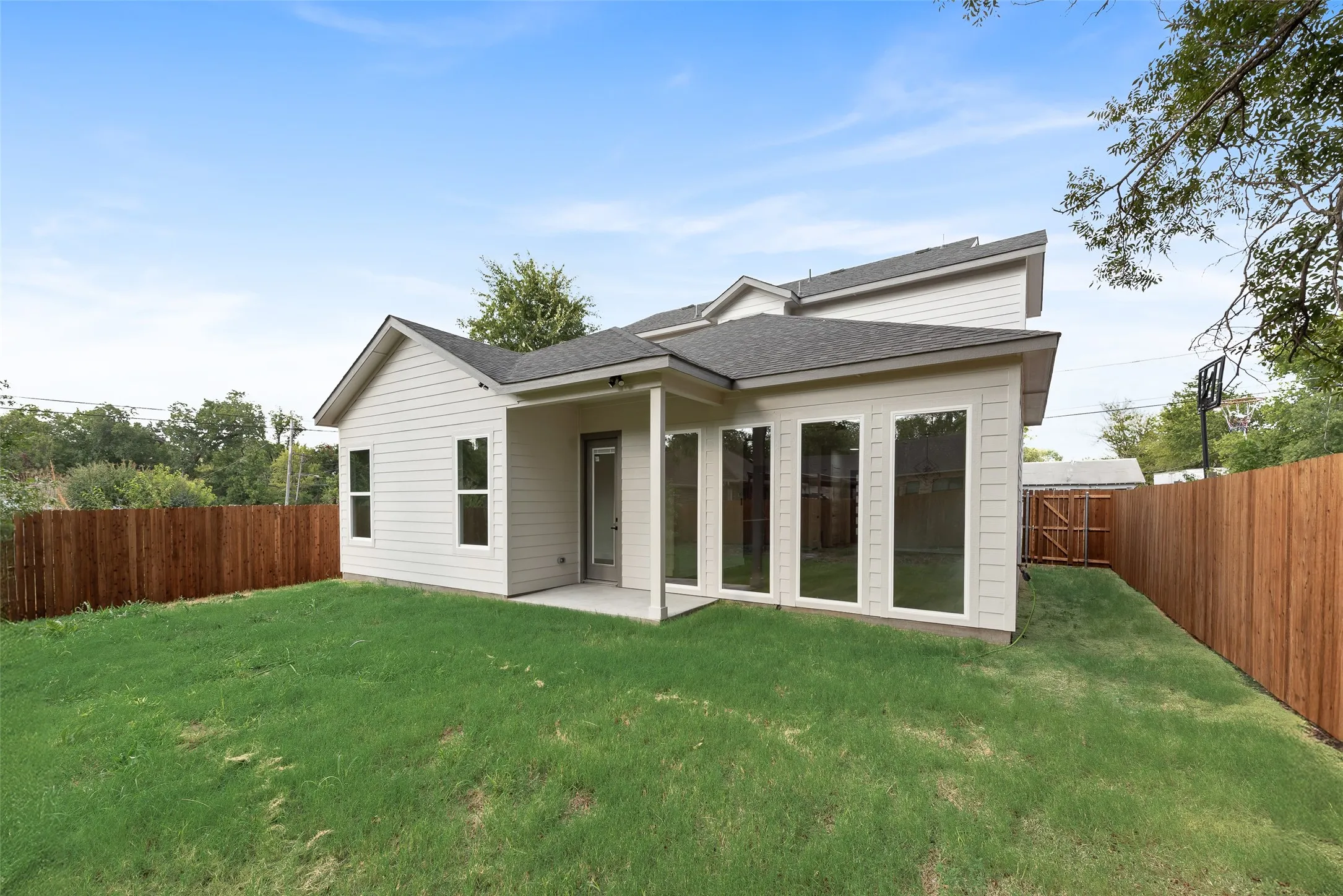 Single Family Residence For Sale in Dallas County , 1307 Diceman Avenue, Dallas, Texas 75203, 4 Bedroom, 4 Bathroom, 2 Garage spaces, 2,527 Sqft, built in 2026, mls#21401297, Real Estate Agent in Dallas, Homes For Sale in Dallas county, Homes For Sale in Dallas, Realtor in Dallas Texas, Real Estate Brokerage Independent Realty Texas, Luminita Cordes Realtor