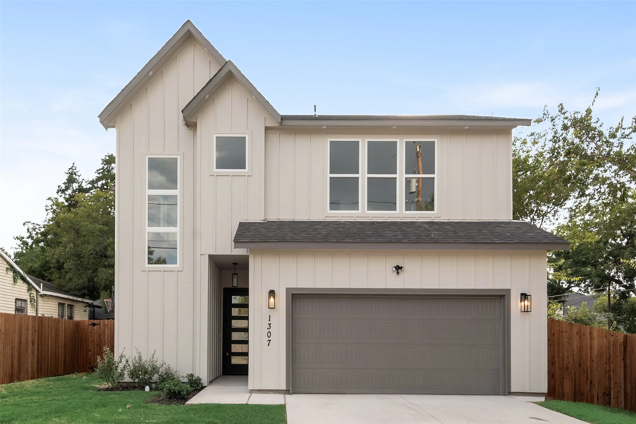 Single Family Residence For Sale in Dallas County , 1307 Diceman Avenue, Dallas, Texas 75203, 4 Bedroom, 4 Bathroom, 2 Garage spaces, 2,527 Sqft, built in 2026, mls#21401297, Real Estate Agent in Dallas, Homes For Sale in Dallas county, Homes For Sale in Dallas, Realtor in Dallas Texas, Real Estate Brokerage Independent Realty Texas, Luminita Cordes Realtor
