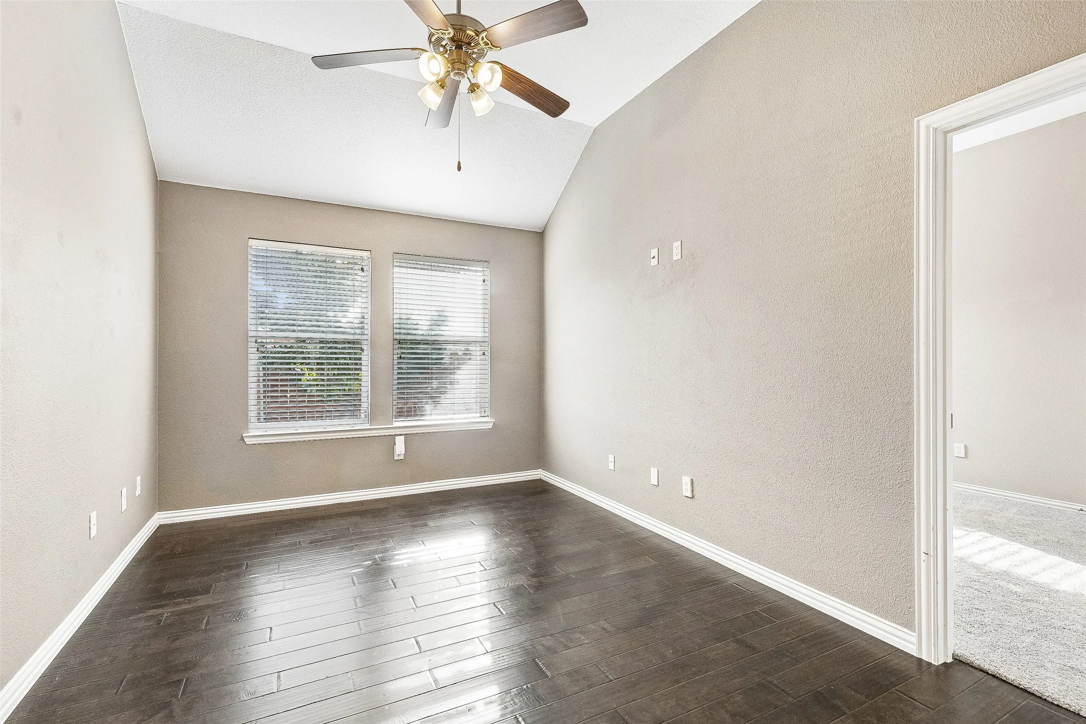 Single Family Residence For Sale in Collin County , 405 Highland Ridge Drive, Wylie, Texas 75098, 3 Bedroom, 2 Bathroom, 2 Garage spaces, 2,110 Sqft, built in 2010, mls#21399957, Real Estate Agent in Wylie, Homes For Sale in Collin county, Homes For Sale in Wylie, Realtor in Wylie Texas, Real Estate Brokerage Independent Realty Texas, Luminita Cordes Realtor