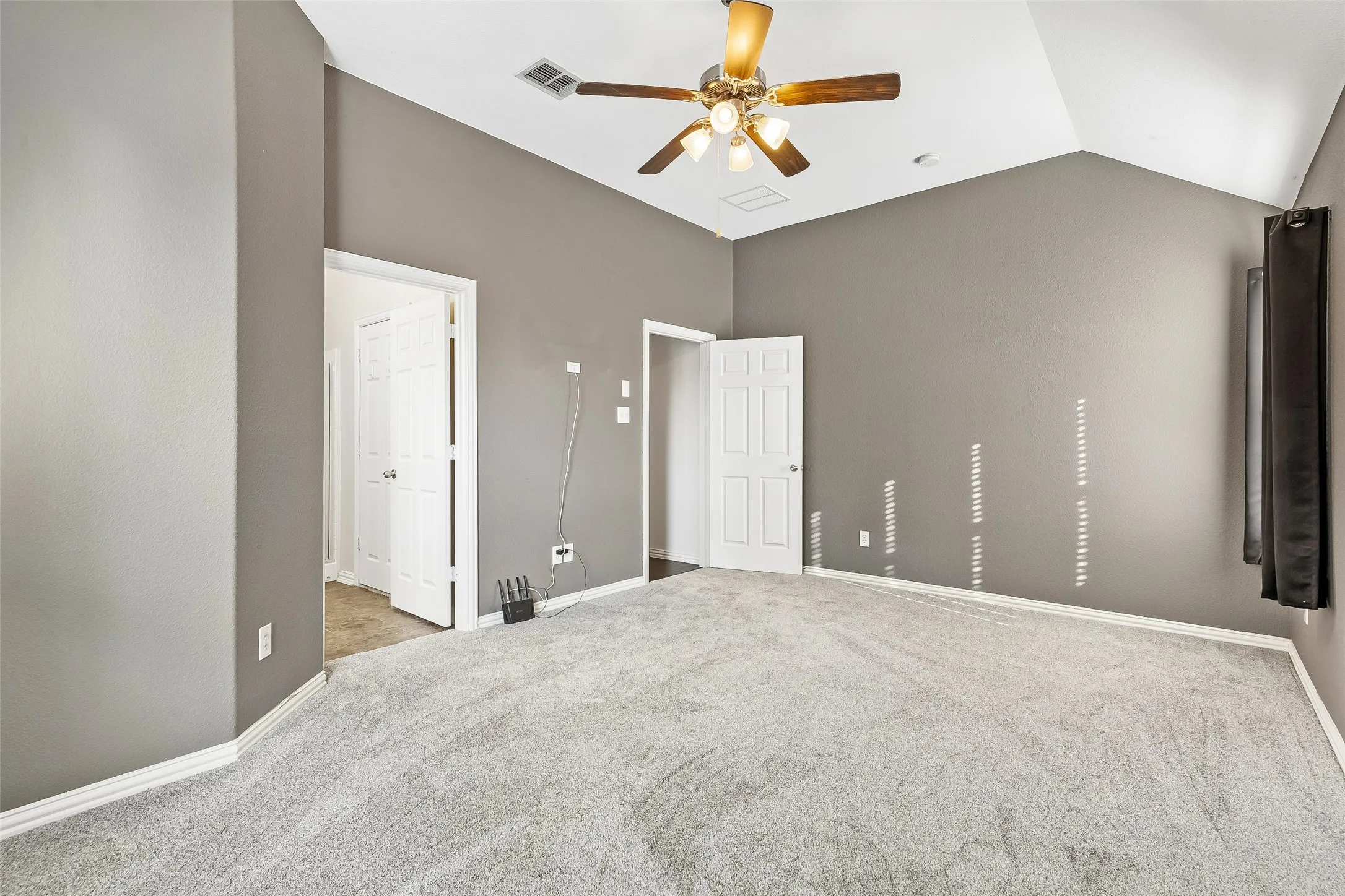 Single Family Residence For Sale in Collin County , 405 Highland Ridge Drive, Wylie, Texas 75098, 3 Bedroom, 2 Bathroom, 2 Garage spaces, 2,110 Sqft, built in 2010, mls#21399957, Real Estate Agent in Wylie, Homes For Sale in Collin county, Homes For Sale in Wylie, Realtor in Wylie Texas, Real Estate Brokerage Independent Realty Texas, Luminita Cordes Realtor