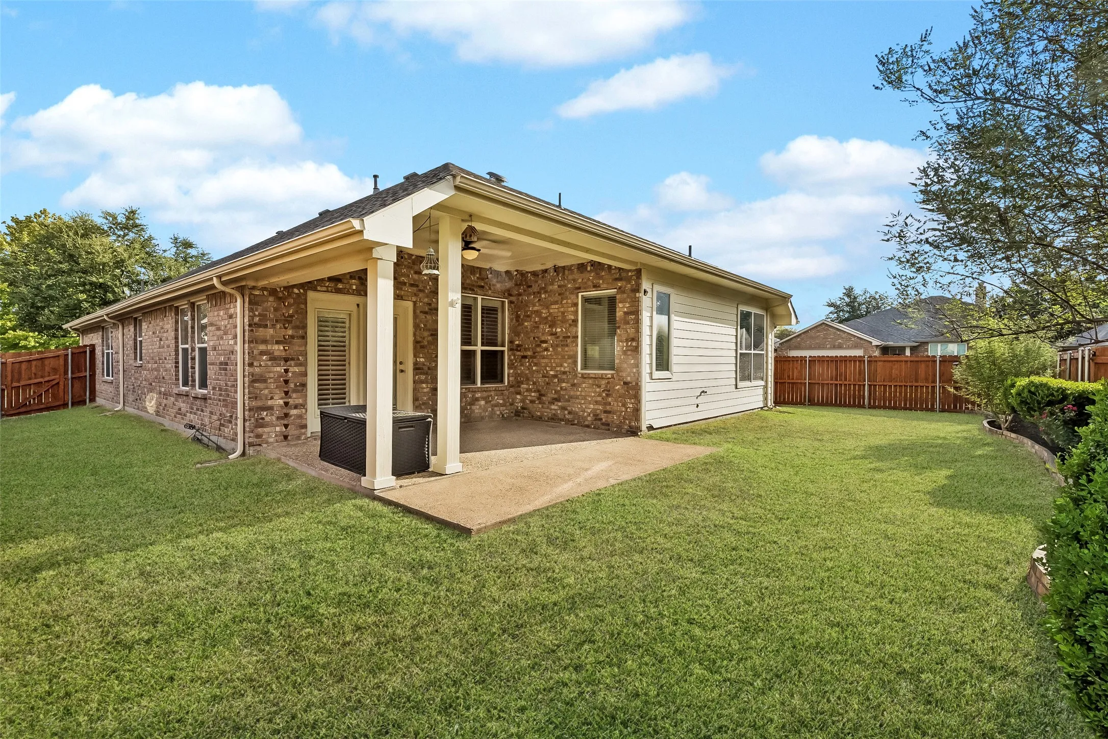 Single Family Residence For Sale in Collin County , 405 Highland Ridge Drive, Wylie, Texas 75098, 3 Bedroom, 2 Bathroom, 2 Garage spaces, 2,110 Sqft, built in 2010, mls#21399957, Real Estate Agent in Wylie, Homes For Sale in Collin county, Homes For Sale in Wylie, Realtor in Wylie Texas, Real Estate Brokerage Independent Realty Texas, Luminita Cordes Realtor