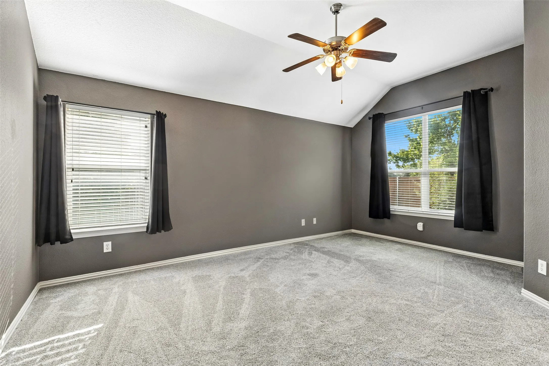 Single Family Residence For Sale in Collin County , 405 Highland Ridge Drive, Wylie, Texas 75098, 3 Bedroom, 2 Bathroom, 2 Garage spaces, 2,110 Sqft, built in 2010, mls#21399957, Real Estate Agent in Wylie, Homes For Sale in Collin county, Homes For Sale in Wylie, Realtor in Wylie Texas, Real Estate Brokerage Independent Realty Texas, Luminita Cordes Realtor