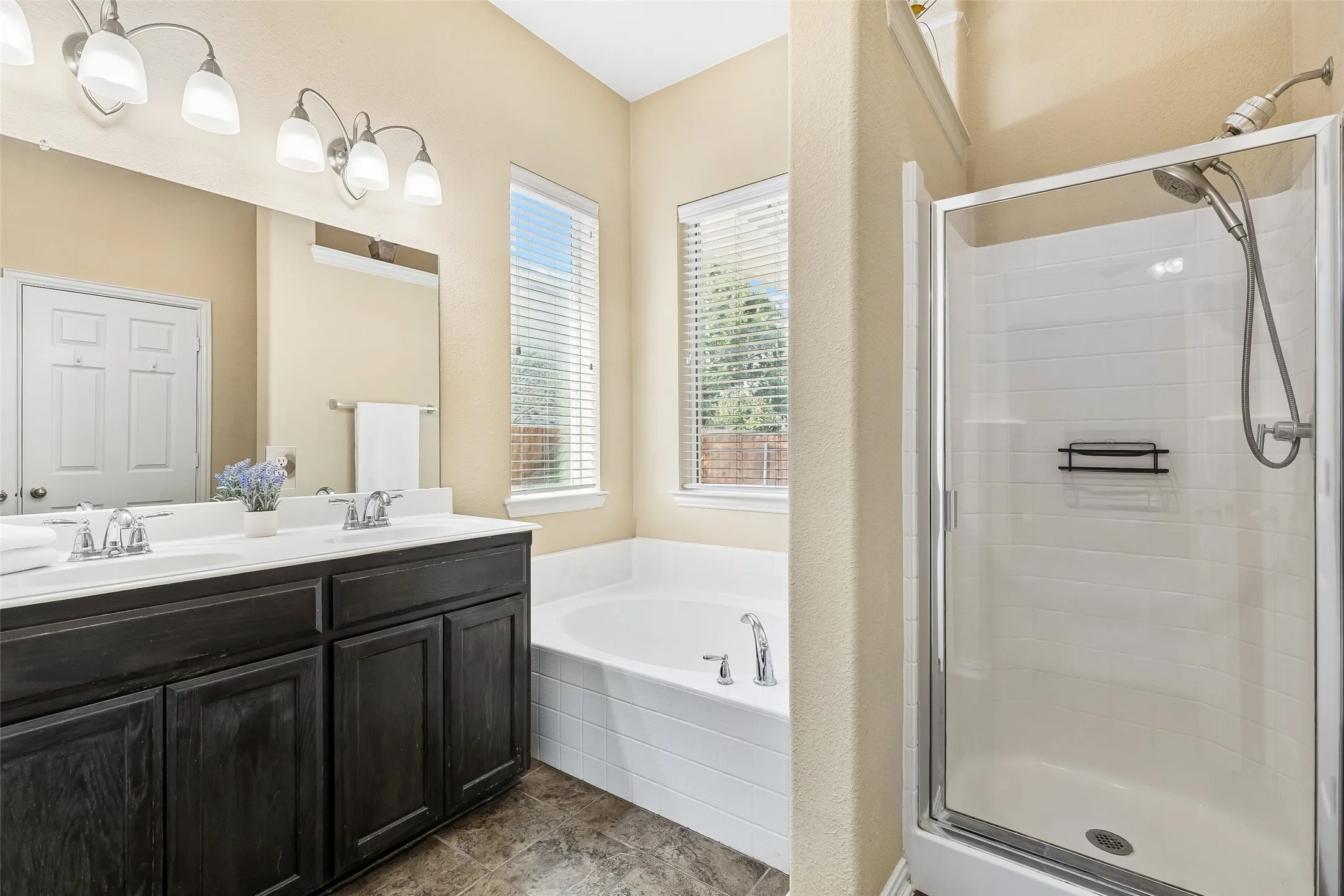 Single Family Residence For Sale in Collin County , 405 Highland Ridge Drive, Wylie, Texas 75098, 3 Bedroom, 2 Bathroom, 2 Garage spaces, 2,110 Sqft, built in 2010, mls#21399957, Real Estate Agent in Wylie, Homes For Sale in Collin county, Homes For Sale in Wylie, Realtor in Wylie Texas, Real Estate Brokerage Independent Realty Texas, Luminita Cordes Realtor