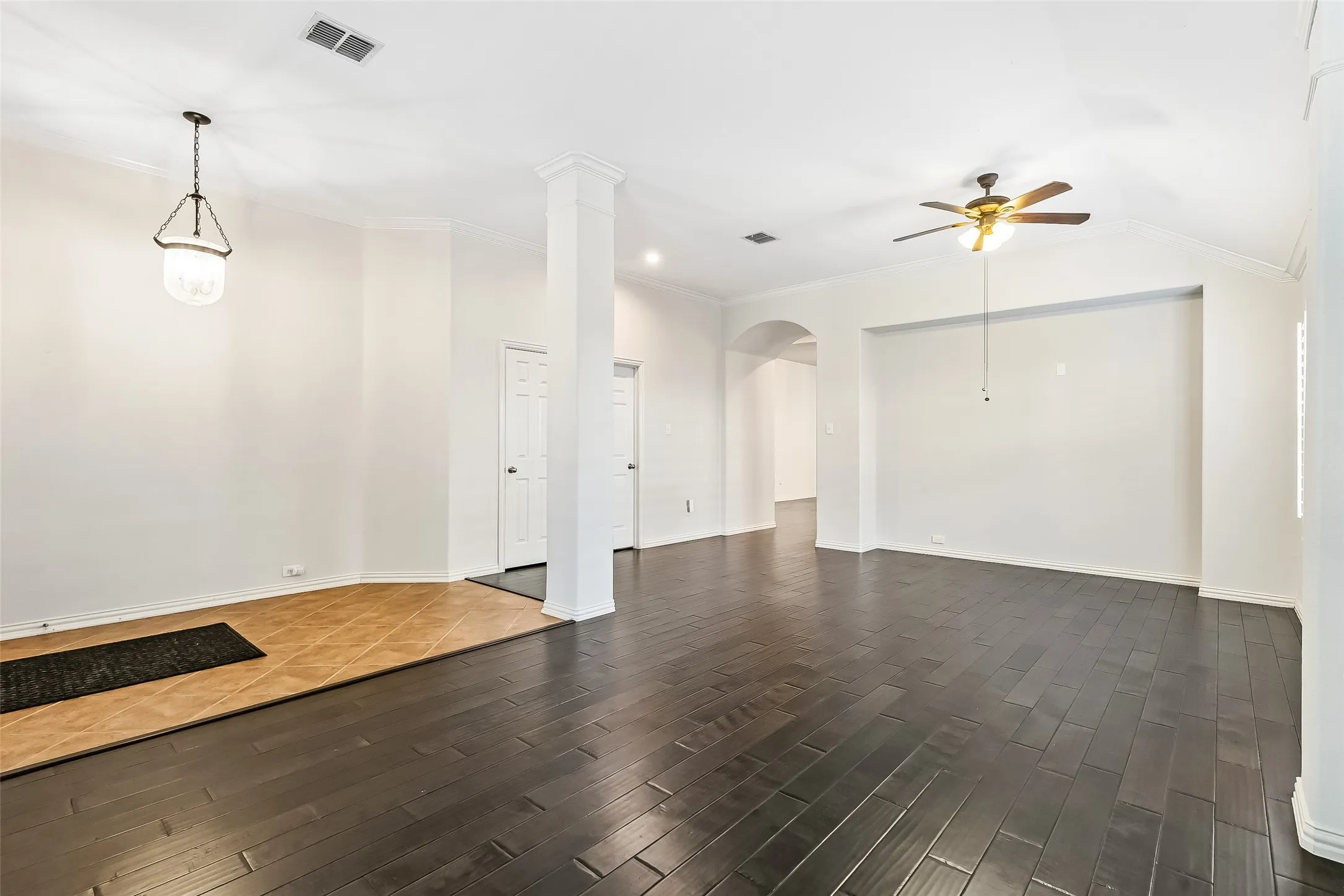 Single Family Residence For Sale in Collin County , 405 Highland Ridge Drive, Wylie, Texas 75098, 3 Bedroom, 2 Bathroom, 2 Garage spaces, 2,110 Sqft, built in 2010, mls#21399957, Real Estate Agent in Wylie, Homes For Sale in Collin county, Homes For Sale in Wylie, Realtor in Wylie Texas, Real Estate Brokerage Independent Realty Texas, Luminita Cordes Realtor