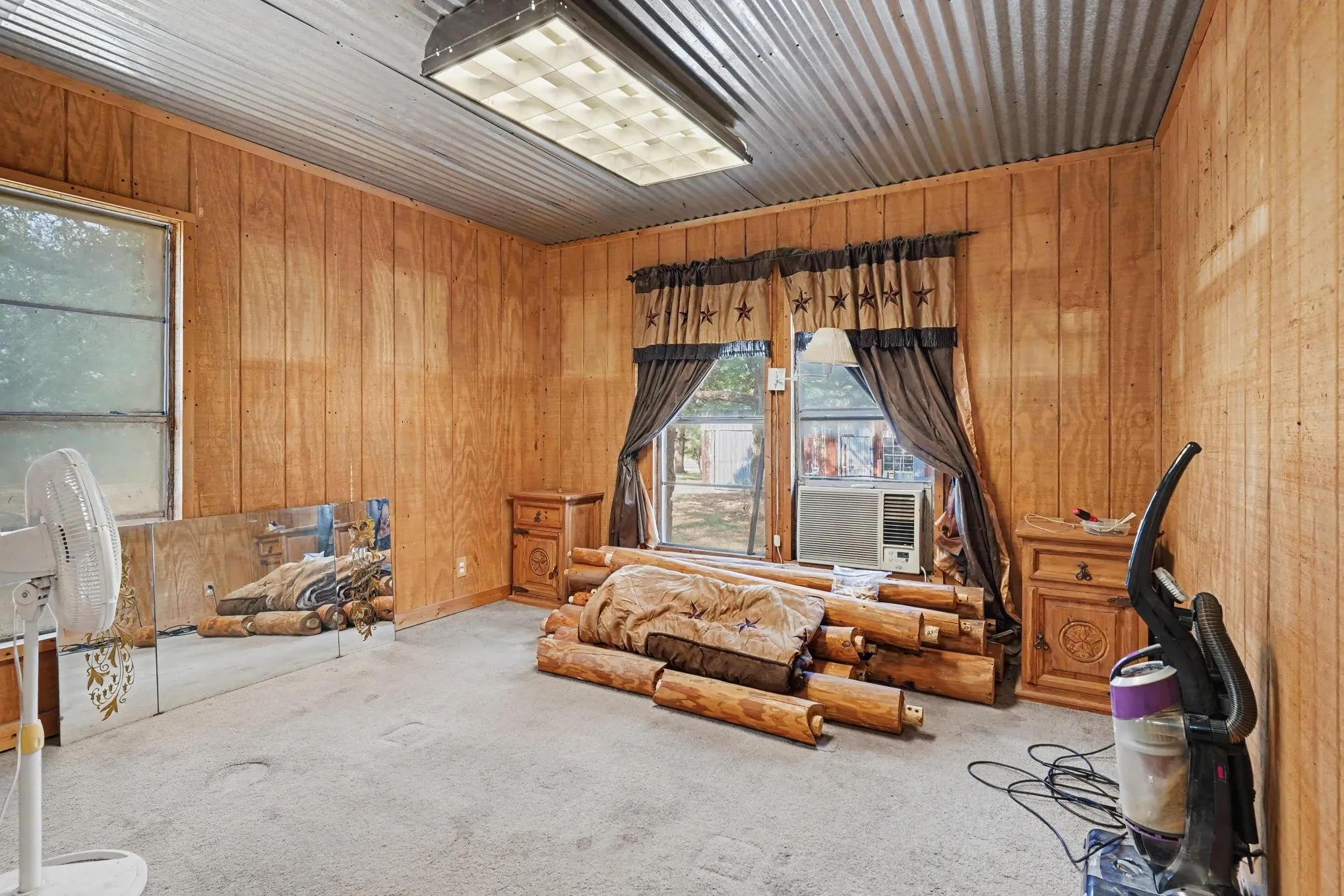 Single Family Residence For Sale in Johnson County , 6413 County Road 803, Burleson, Texas 76028, 3 Bedroom, 1 Bathroom, Garage spaces, 1,331 Sqft, built in 1958, mls#21398788, Real Estate Agent in Burleson, Homes For Sale in Johnson county, Homes For Sale in Burleson, Realtor in Burleson Texas, Real Estate Brokerage Independent Realty Texas, Luminita Cordes Realtor