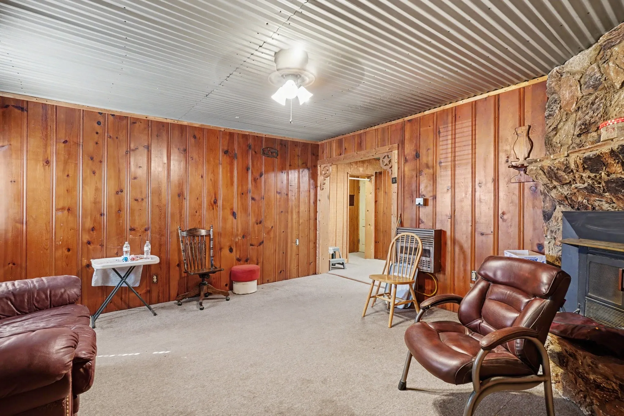 Single Family Residence For Sale in Johnson County , 6413 County Road 803, Burleson, Texas 76028, 3 Bedroom, 1 Bathroom, Garage spaces, 1,331 Sqft, built in 1958, mls#21398788, Real Estate Agent in Burleson, Homes For Sale in Johnson county, Homes For Sale in Burleson, Realtor in Burleson Texas, Real Estate Brokerage Independent Realty Texas, Luminita Cordes Realtor