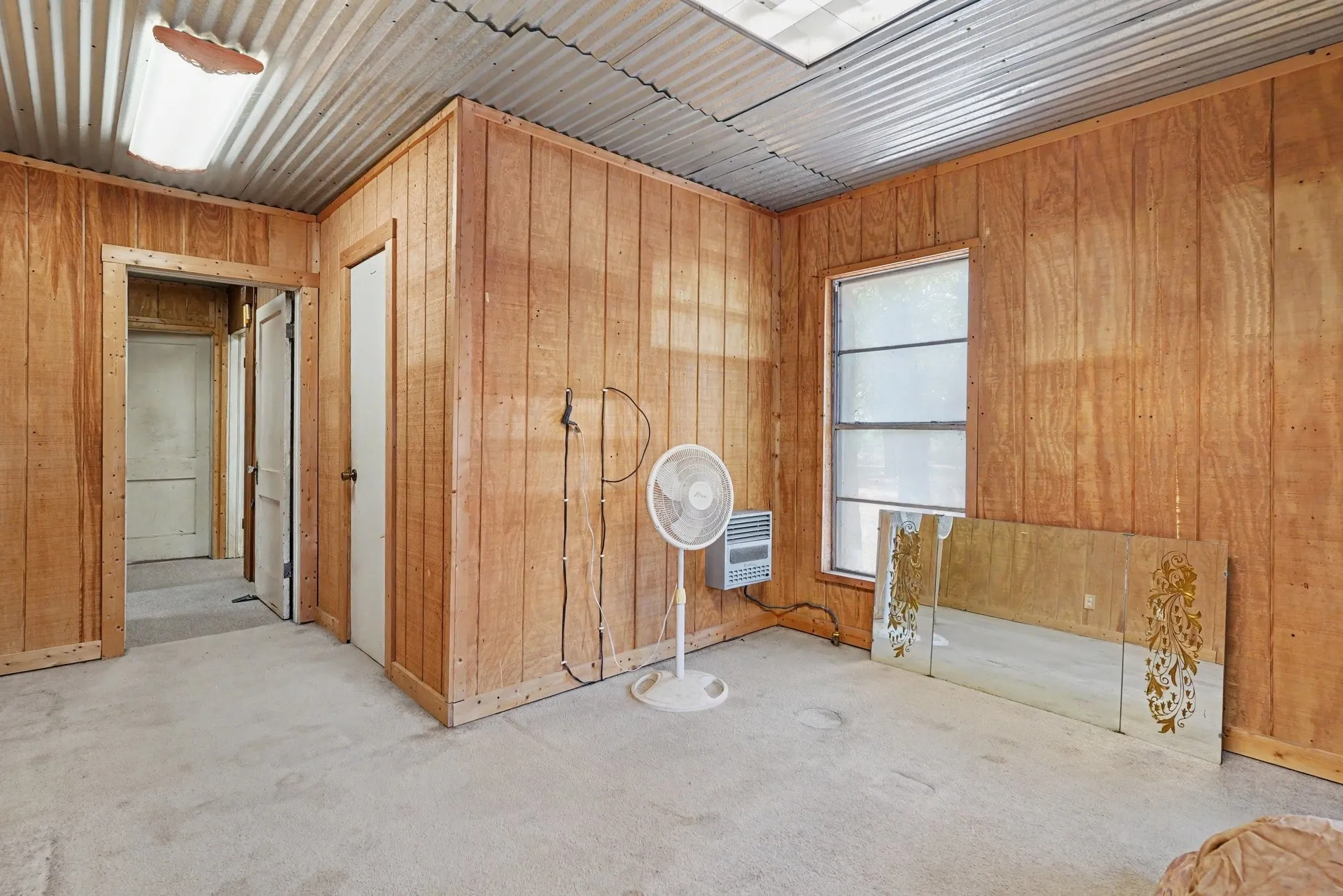 Single Family Residence For Sale in Johnson County , 6413 County Road 803, Burleson, Texas 76028, 3 Bedroom, 1 Bathroom, Garage spaces, 1,331 Sqft, built in 1958, mls#21398788, Real Estate Agent in Burleson, Homes For Sale in Johnson county, Homes For Sale in Burleson, Realtor in Burleson Texas, Real Estate Brokerage Independent Realty Texas, Luminita Cordes Realtor