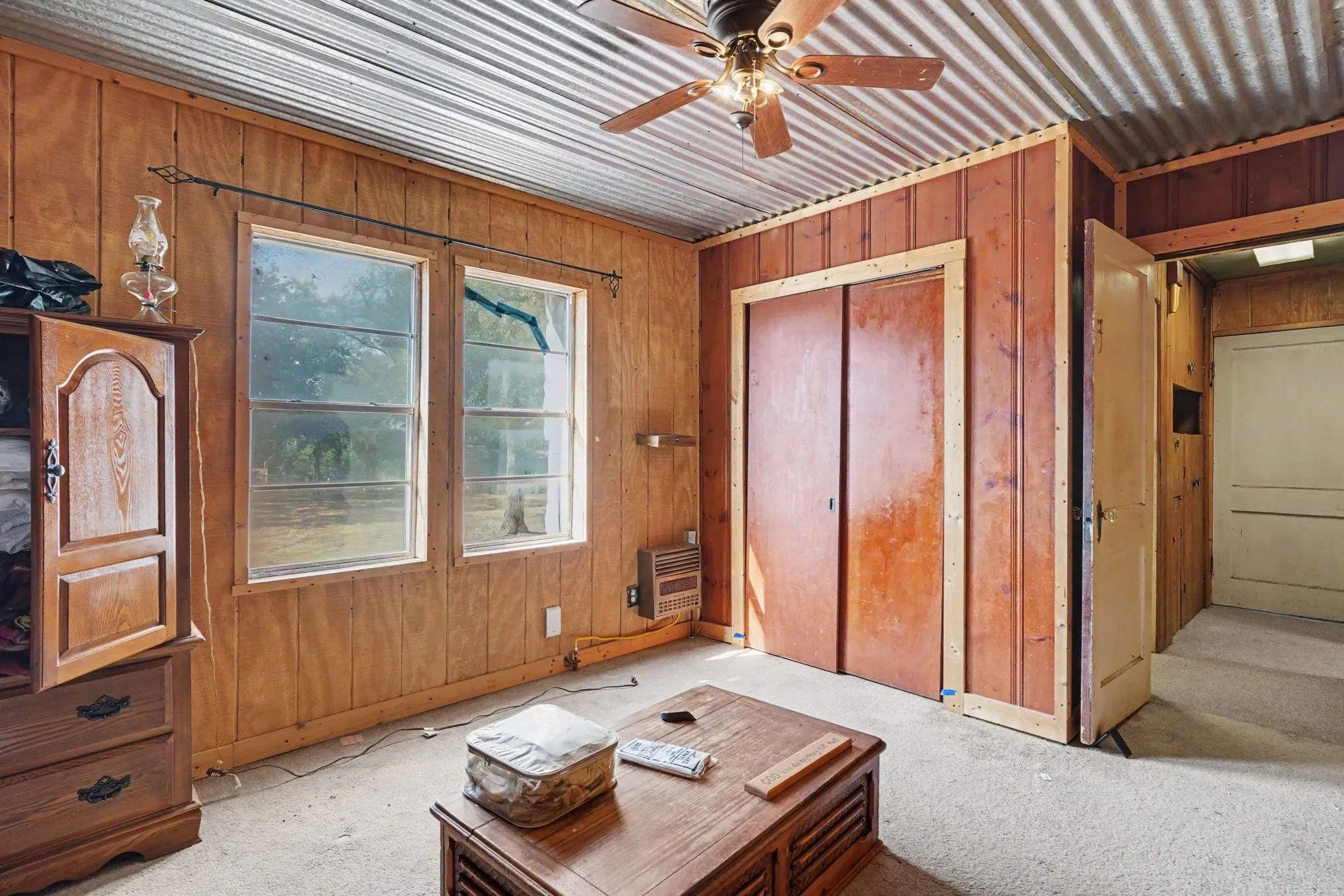 Single Family Residence For Sale in Johnson County , 6413 County Road 803, Burleson, Texas 76028, 3 Bedroom, 1 Bathroom, Garage spaces, 1,331 Sqft, built in 1958, mls#21398788, Real Estate Agent in Burleson, Homes For Sale in Johnson county, Homes For Sale in Burleson, Realtor in Burleson Texas, Real Estate Brokerage Independent Realty Texas, Luminita Cordes Realtor