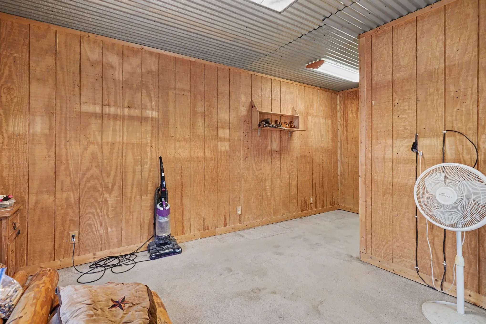 Single Family Residence For Sale in Johnson County , 6413 County Road 803, Burleson, Texas 76028, 3 Bedroom, 1 Bathroom, Garage spaces, 1,331 Sqft, built in 1958, mls#21398788, Real Estate Agent in Burleson, Homes For Sale in Johnson county, Homes For Sale in Burleson, Realtor in Burleson Texas, Real Estate Brokerage Independent Realty Texas, Luminita Cordes Realtor
