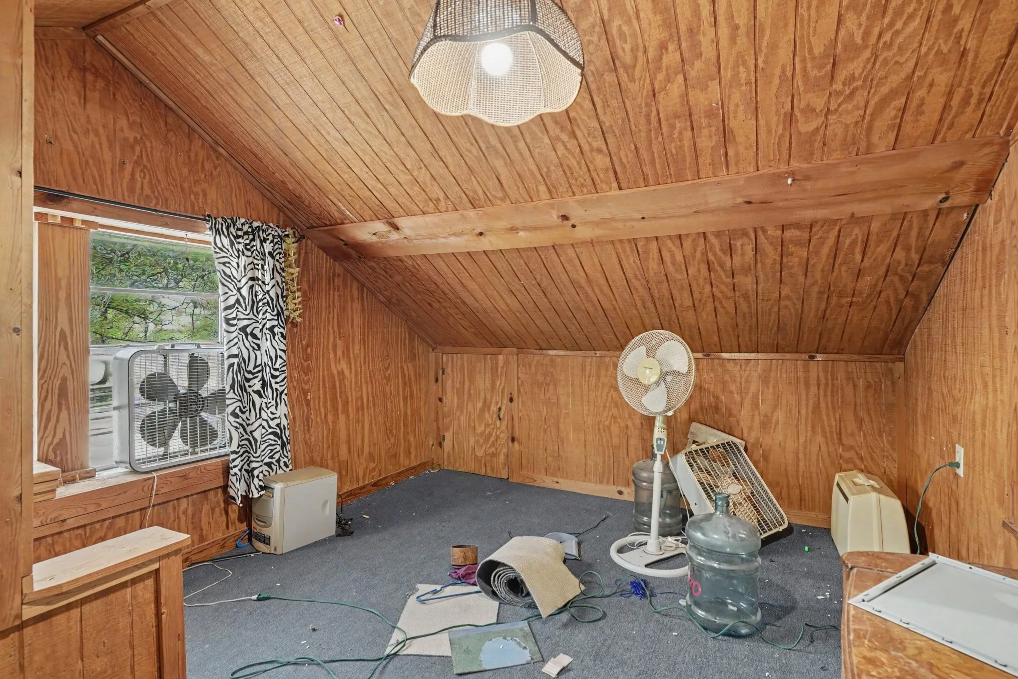 Single Family Residence For Sale in Johnson County , 6413 County Road 803, Burleson, Texas 76028, 3 Bedroom, 1 Bathroom, Garage spaces, 1,331 Sqft, built in 1958, mls#21398788, Real Estate Agent in Burleson, Homes For Sale in Johnson county, Homes For Sale in Burleson, Realtor in Burleson Texas, Real Estate Brokerage Independent Realty Texas, Luminita Cordes Realtor
