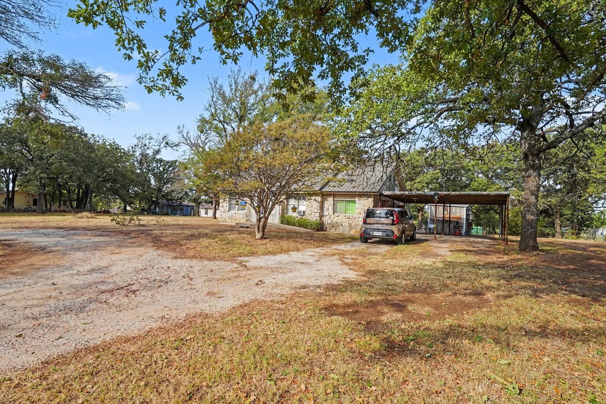 Single Family Residence For Sale in Johnson County , 6413 County Road 803, Burleson, Texas 76028, 3 Bedroom, 1 Bathroom, Garage spaces, 1,331 Sqft, built in 1958, mls#21398788, Real Estate Agent in Burleson, Homes For Sale in Johnson county, Homes For Sale in Burleson, Realtor in Burleson Texas, Real Estate Brokerage Independent Realty Texas, Luminita Cordes Realtor