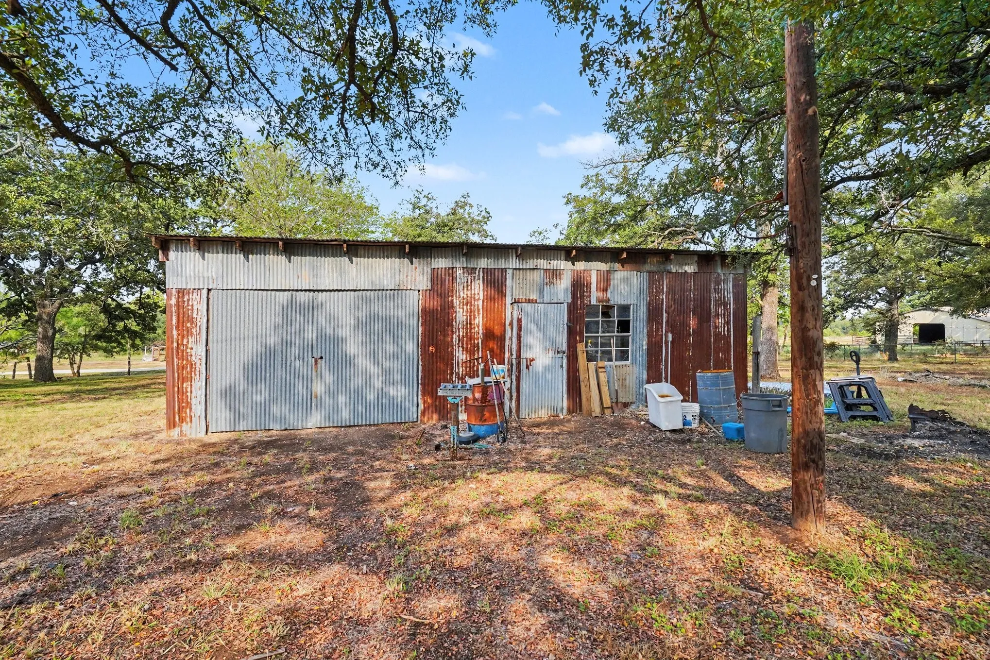 Single Family Residence For Sale in Johnson County , 6413 County Road 803, Burleson, Texas 76028, 3 Bedroom, 1 Bathroom, Garage spaces, 1,331 Sqft, built in 1958, mls#21398788, Real Estate Agent in Burleson, Homes For Sale in Johnson county, Homes For Sale in Burleson, Realtor in Burleson Texas, Real Estate Brokerage Independent Realty Texas, Luminita Cordes Realtor