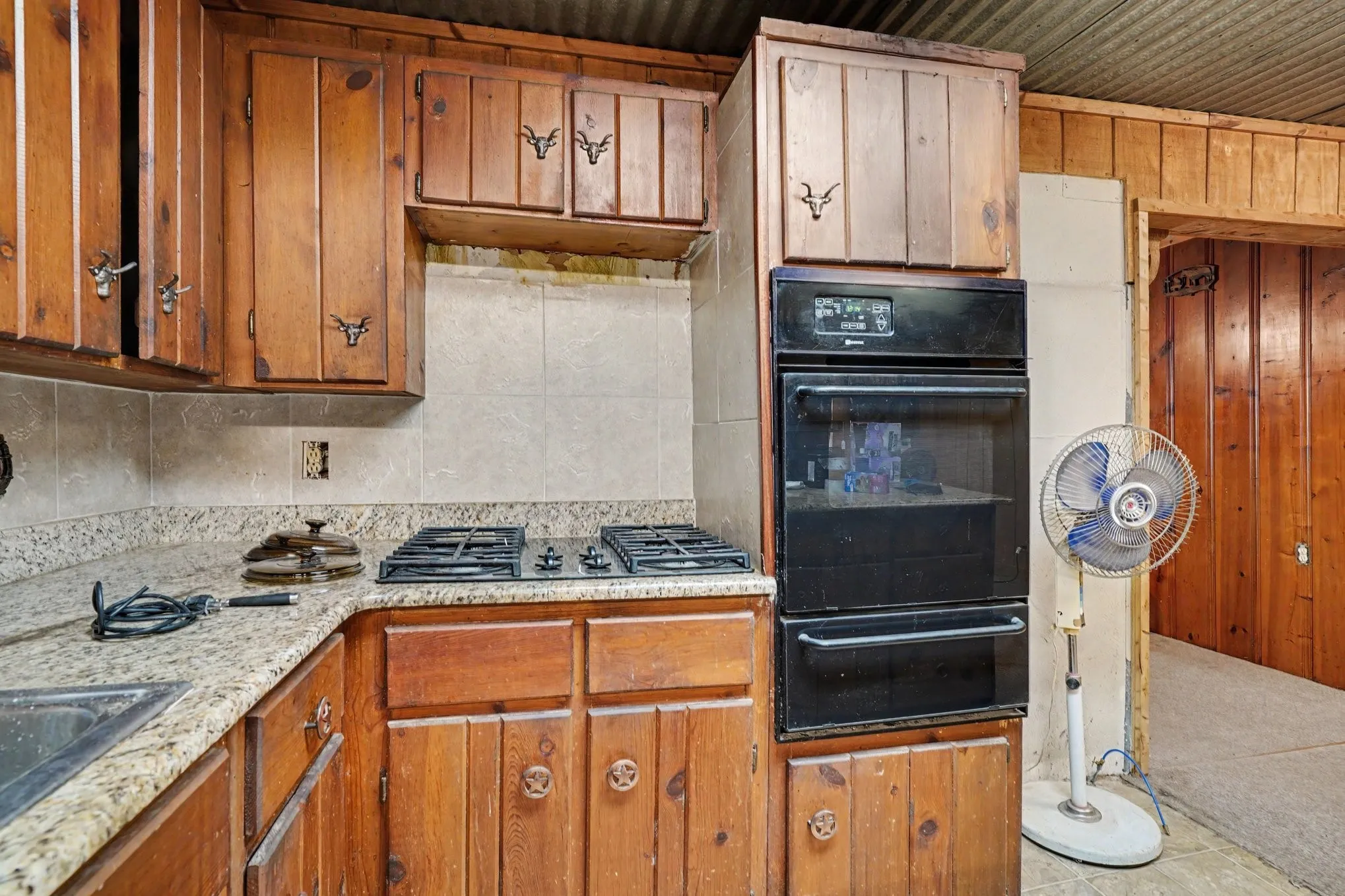 Single Family Residence For Sale in Johnson County , 6413 County Road 803, Burleson, Texas 76028, 3 Bedroom, 1 Bathroom, Garage spaces, 1,331 Sqft, built in 1958, mls#21398788, Real Estate Agent in Burleson, Homes For Sale in Johnson county, Homes For Sale in Burleson, Realtor in Burleson Texas, Real Estate Brokerage Independent Realty Texas, Luminita Cordes Realtor
