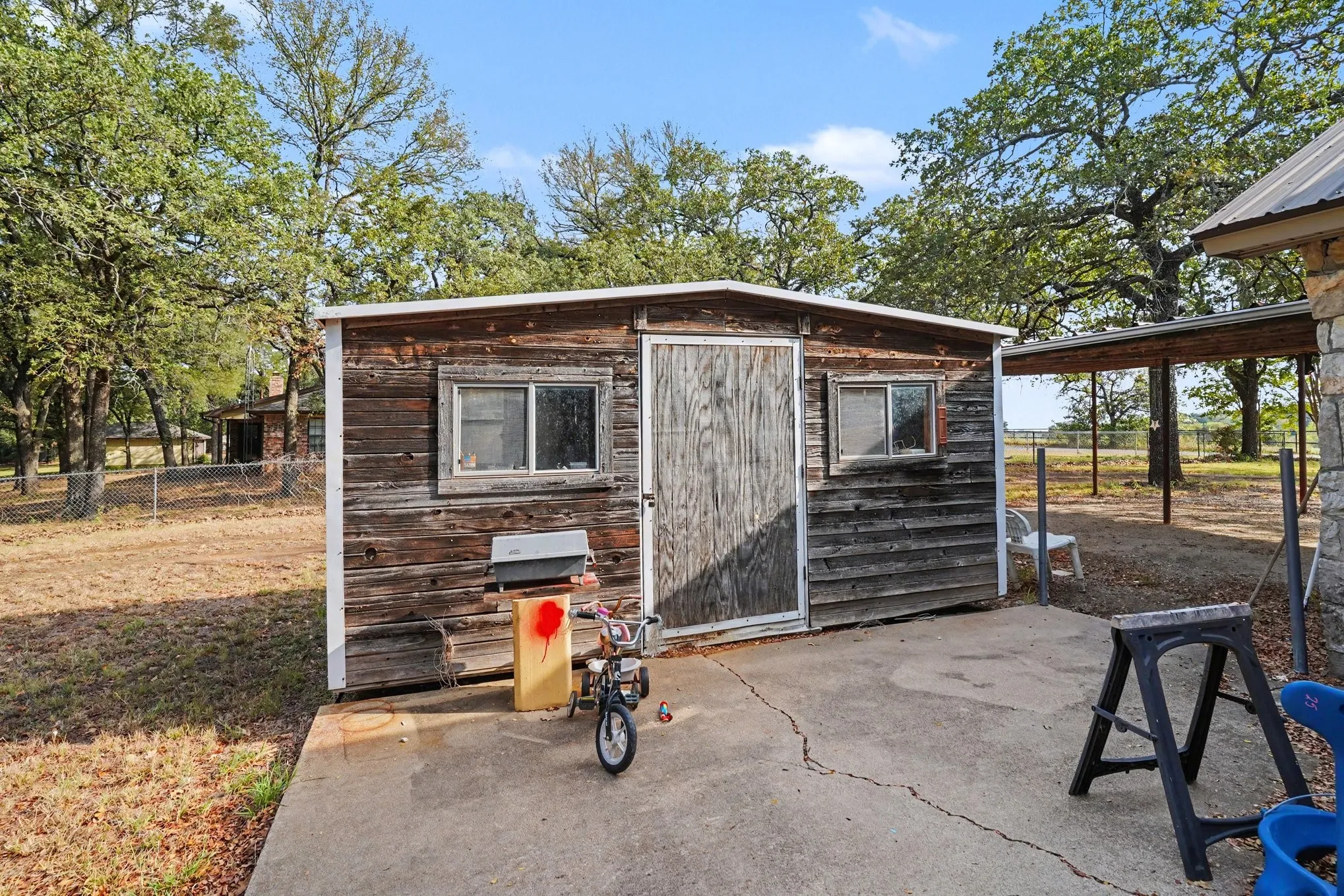 Single Family Residence For Sale in Johnson County , 6413 County Road 803, Burleson, Texas 76028, 3 Bedroom, 1 Bathroom, Garage spaces, 1,331 Sqft, built in 1958, mls#21398788, Real Estate Agent in Burleson, Homes For Sale in Johnson county, Homes For Sale in Burleson, Realtor in Burleson Texas, Real Estate Brokerage Independent Realty Texas, Luminita Cordes Realtor