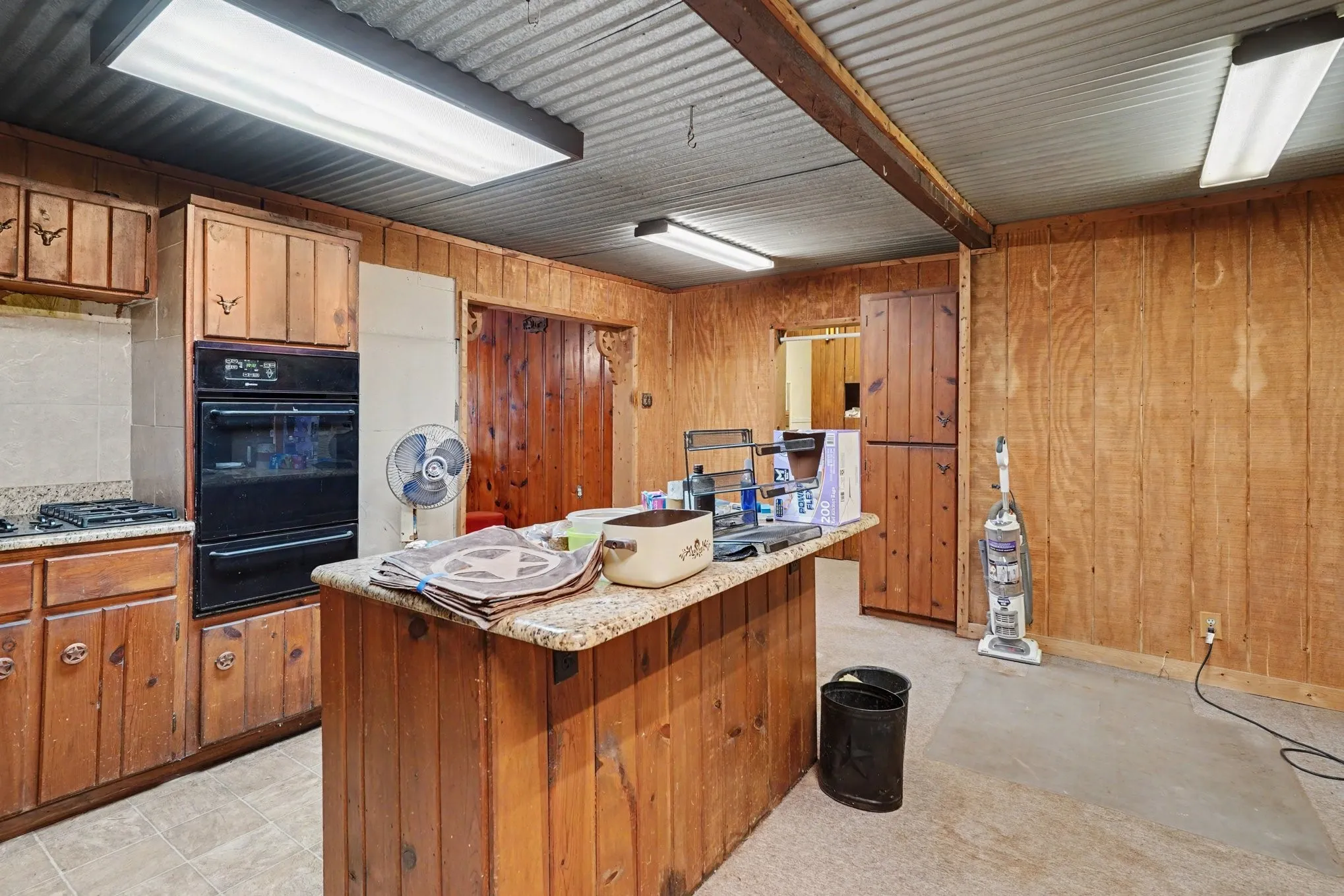 Single Family Residence For Sale in Johnson County , 6413 County Road 803, Burleson, Texas 76028, 3 Bedroom, 1 Bathroom, Garage spaces, 1,331 Sqft, built in 1958, mls#21398788, Real Estate Agent in Burleson, Homes For Sale in Johnson county, Homes For Sale in Burleson, Realtor in Burleson Texas, Real Estate Brokerage Independent Realty Texas, Luminita Cordes Realtor