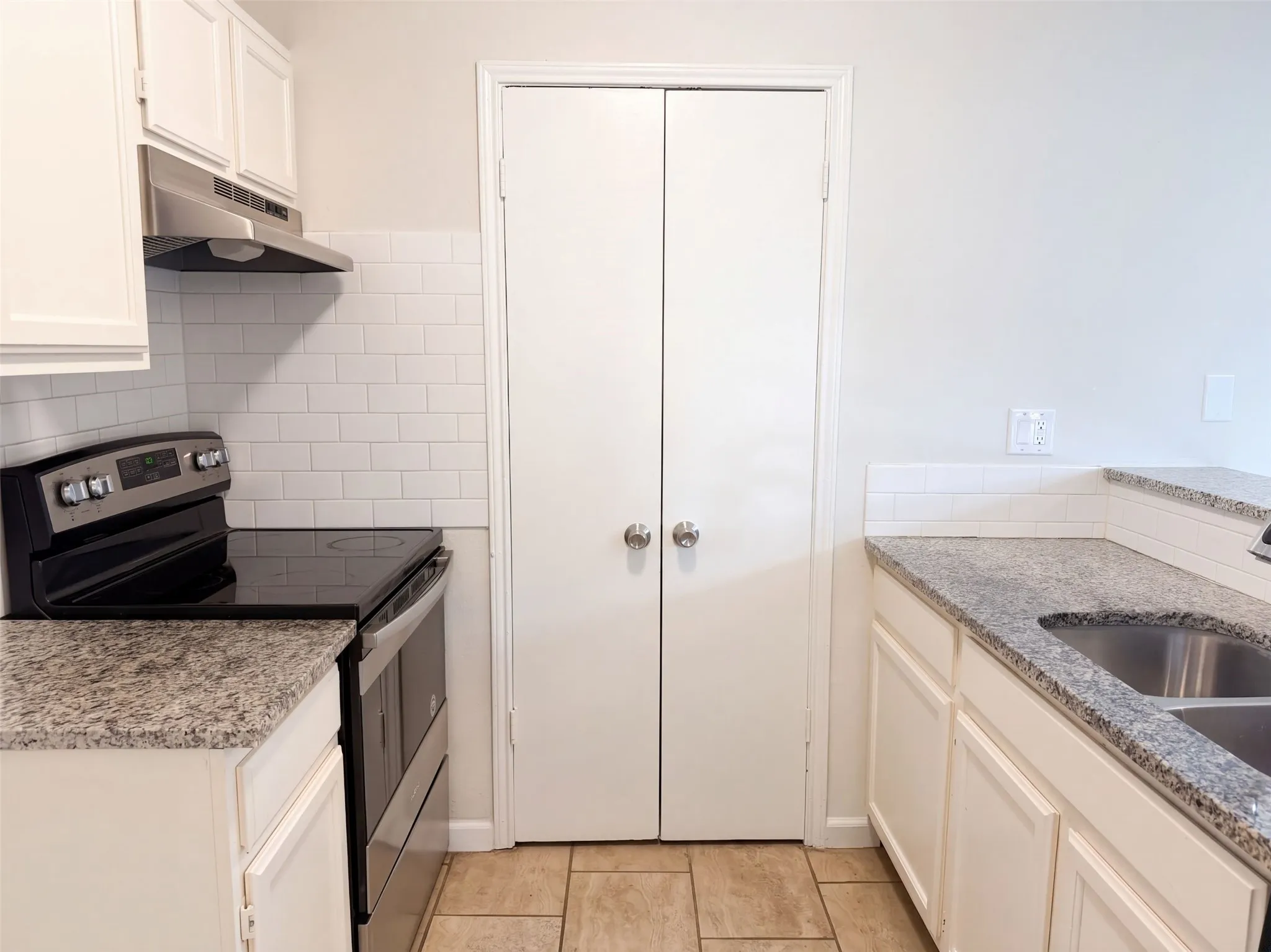 Single Family Residence For Sale in Dallas County , 832 Brockden Drive, Mesquite, Texas 75149, 3 Bedroom, 2 Bathroom, Garage spaces, 1,329 Sqft, built in 1987, mls#21401334, Real Estate Agent in Mesquite, Homes For Sale in Dallas county, Homes For Sale in Mesquite, Realtor in Mesquite Texas, Real Estate Brokerage Independent Realty Texas, Luminita Cordes Realtor