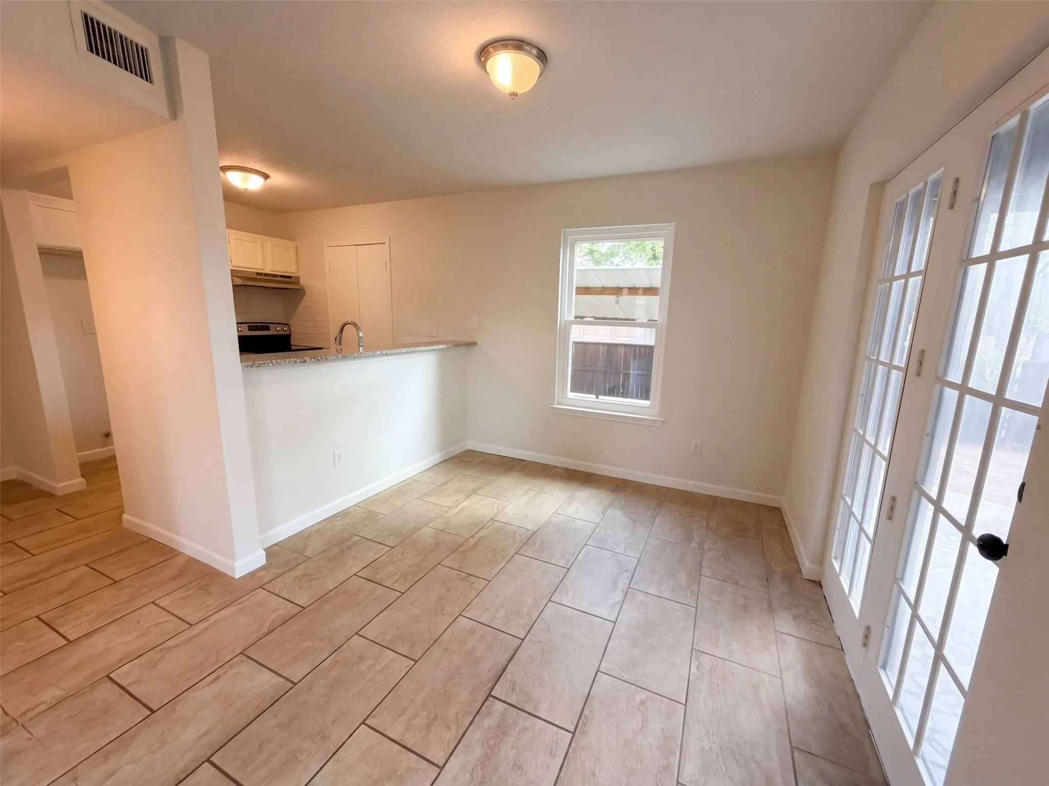 Single Family Residence For Sale in Dallas County , 832 Brockden Drive, Mesquite, Texas 75149, 3 Bedroom, 2 Bathroom, Garage spaces, 1,329 Sqft, built in 1987, mls#21401334, Real Estate Agent in Mesquite, Homes For Sale in Dallas county, Homes For Sale in Mesquite, Realtor in Mesquite Texas, Real Estate Brokerage Independent Realty Texas, Luminita Cordes Realtor