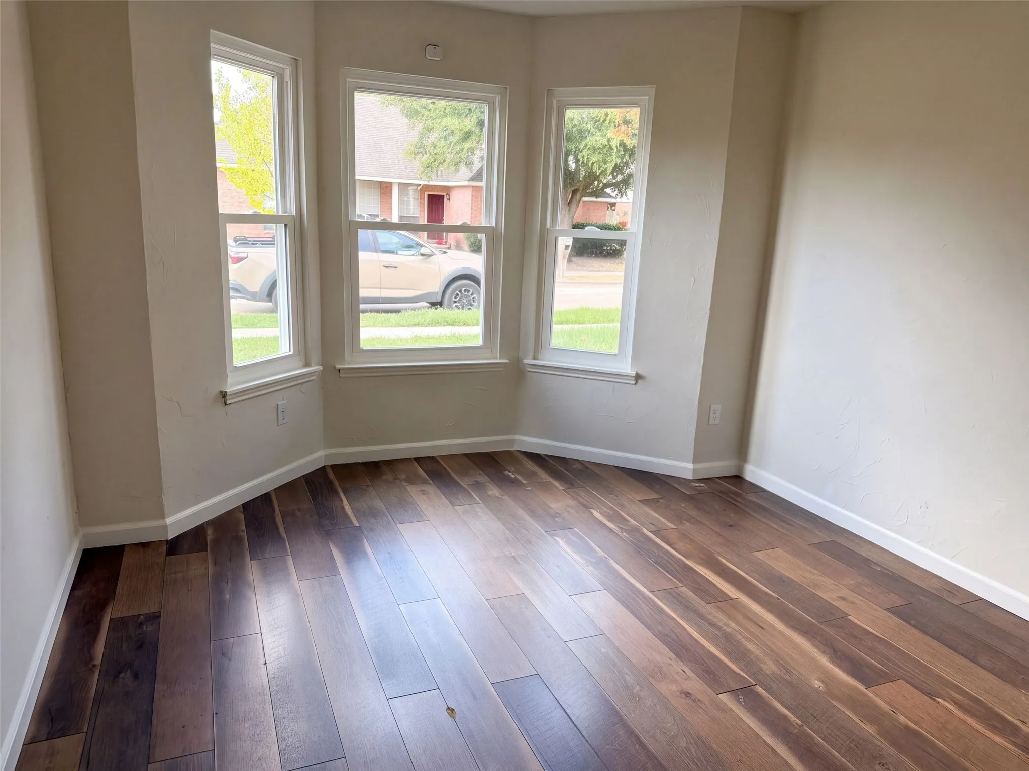 Single Family Residence For Sale in Dallas County , 832 Brockden Drive, Mesquite, Texas 75149, 3 Bedroom, 2 Bathroom, Garage spaces, 1,329 Sqft, built in 1987, mls#21401334, Real Estate Agent in Mesquite, Homes For Sale in Dallas county, Homes For Sale in Mesquite, Realtor in Mesquite Texas, Real Estate Brokerage Independent Realty Texas, Luminita Cordes Realtor