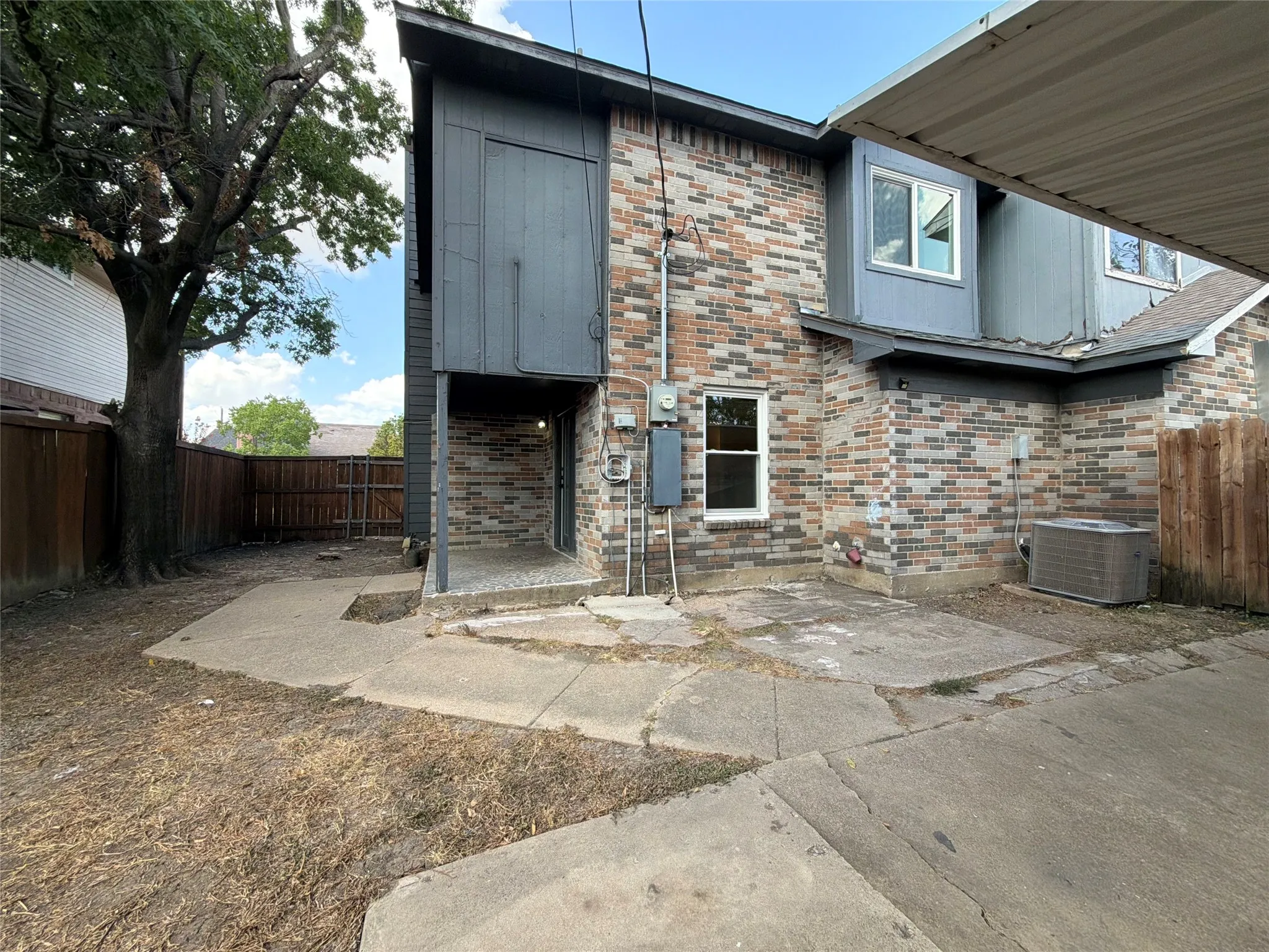 Single Family Residence For Sale in Dallas County , 832 Brockden Drive, Mesquite, Texas 75149, 3 Bedroom, 2 Bathroom, Garage spaces, 1,329 Sqft, built in 1987, mls#21401334, Real Estate Agent in Mesquite, Homes For Sale in Dallas county, Homes For Sale in Mesquite, Realtor in Mesquite Texas, Real Estate Brokerage Independent Realty Texas, Luminita Cordes Realtor