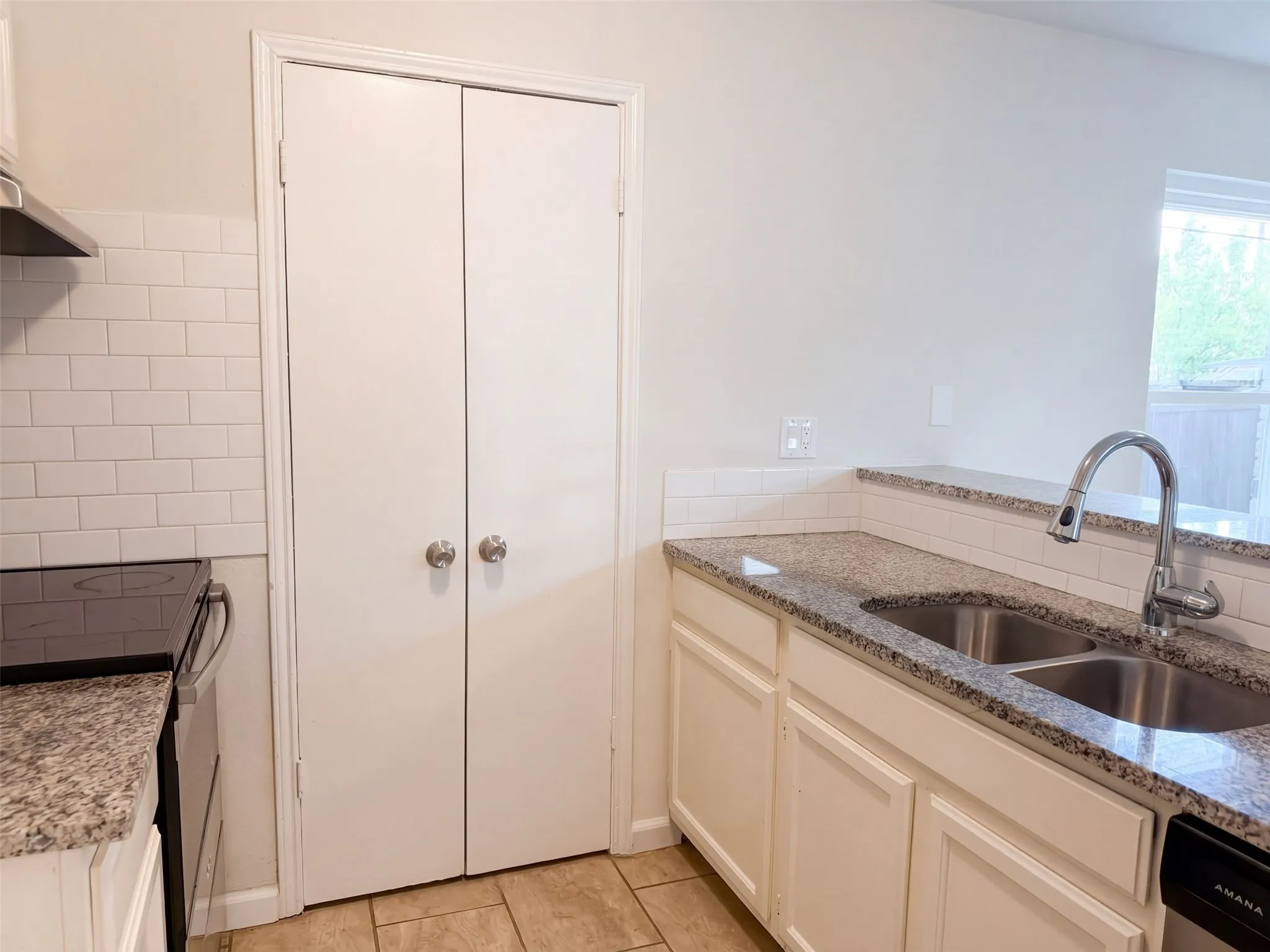 Single Family Residence For Sale in Dallas County , 832 Brockden Drive, Mesquite, Texas 75149, 3 Bedroom, 2 Bathroom, Garage spaces, 1,329 Sqft, built in 1987, mls#21401334, Real Estate Agent in Mesquite, Homes For Sale in Dallas county, Homes For Sale in Mesquite, Realtor in Mesquite Texas, Real Estate Brokerage Independent Realty Texas, Luminita Cordes Realtor