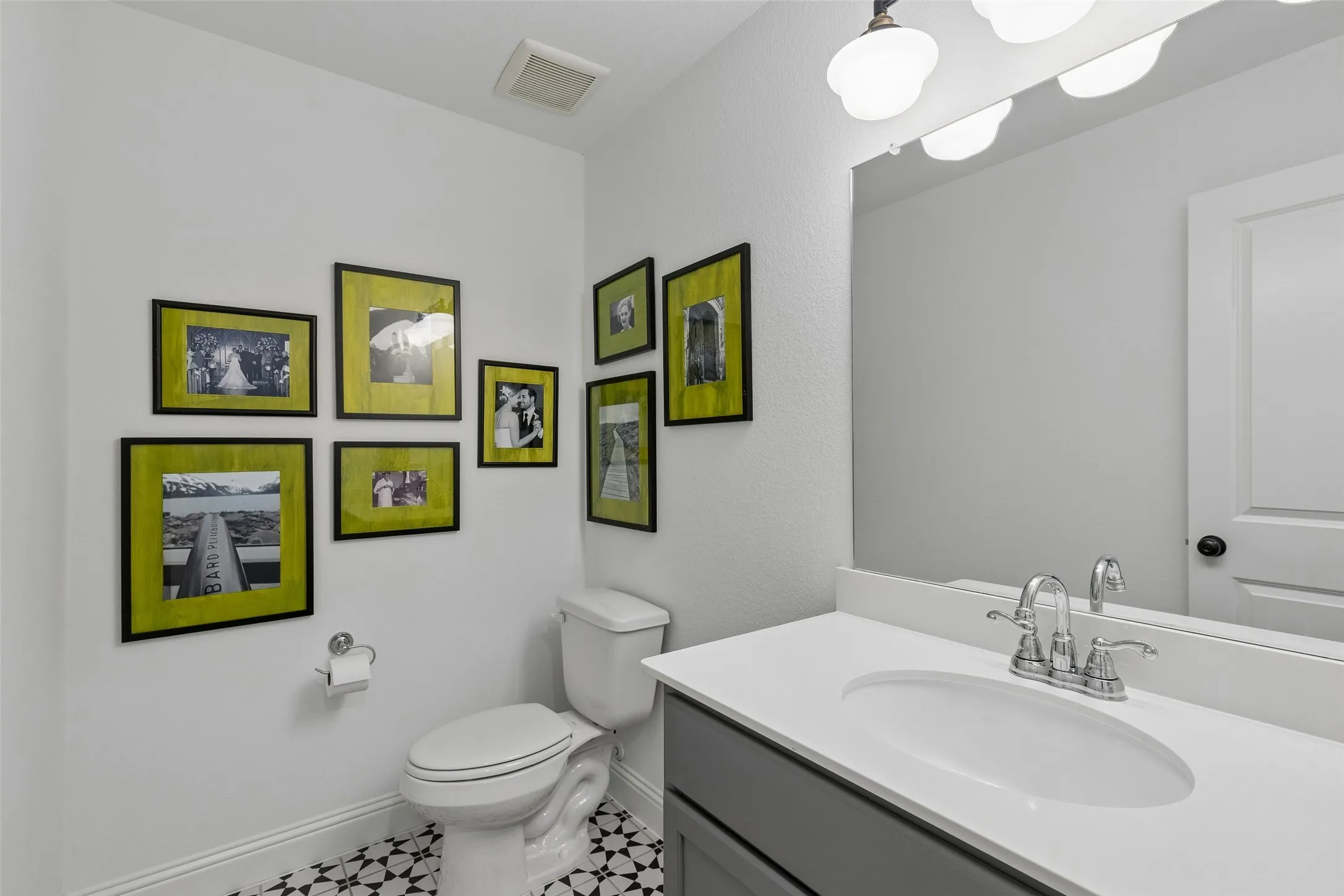 Single Family Residence For Sale in Denton County , 2622 Eucalyptus Road, Frisco, Texas 75033, 5 Bedroom, 6 Bathroom, 3 Garage spaces, 4,023 Sqft, built in 2020, mls#21399100, Real Estate Agent in Frisco, Homes For Sale in Denton county, Homes For Sale in Frisco, Realtor in Frisco Texas, Real Estate Brokerage Independent Realty Texas, Luminita Cordes Realtor