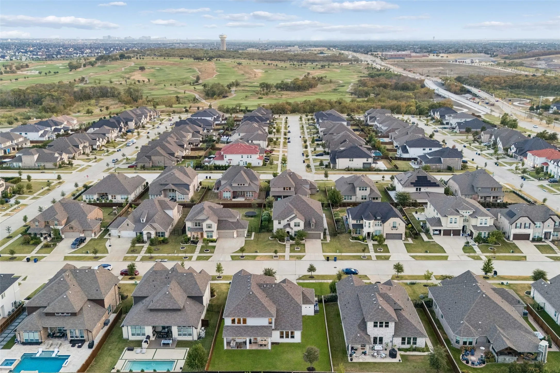 Single Family Residence For Sale in Denton County , 2622 Eucalyptus Road, Frisco, Texas 75033, 5 Bedroom, 6 Bathroom, 3 Garage spaces, 4,023 Sqft, built in 2020, mls#21399100, Real Estate Agent in Frisco, Homes For Sale in Denton county, Homes For Sale in Frisco, Realtor in Frisco Texas, Real Estate Brokerage Independent Realty Texas, Luminita Cordes Realtor
