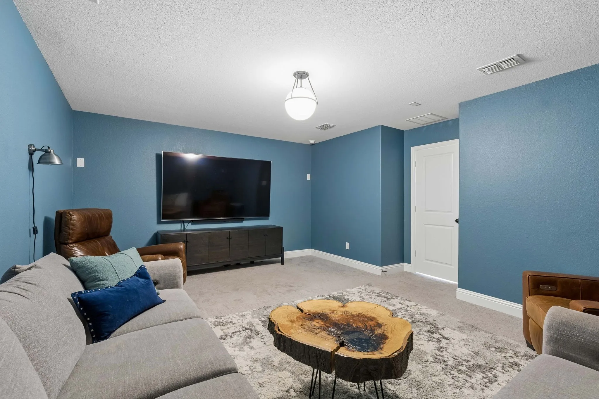 Single Family Residence For Sale in Denton County , 2622 Eucalyptus Road, Frisco, Texas 75033, 5 Bedroom, 6 Bathroom, 3 Garage spaces, 4,023 Sqft, built in 2020, mls#21399100, Real Estate Agent in Frisco, Homes For Sale in Denton county, Homes For Sale in Frisco, Realtor in Frisco Texas, Real Estate Brokerage Independent Realty Texas, Luminita Cordes Realtor