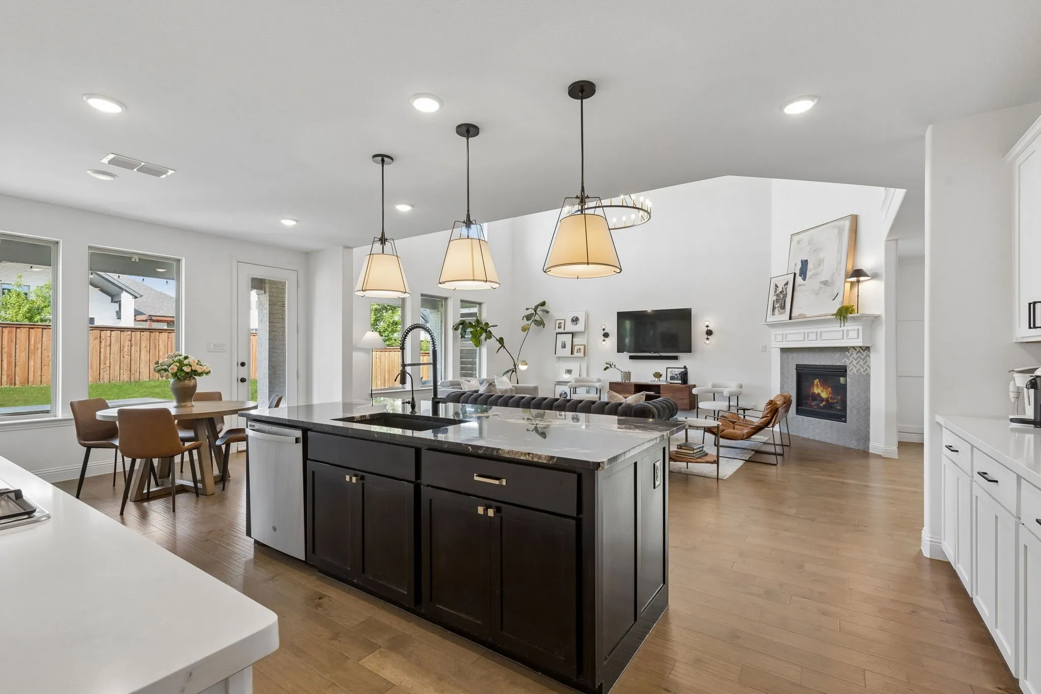 Single Family Residence For Sale in Denton County , 2622 Eucalyptus Road, Frisco, Texas 75033, 5 Bedroom, 6 Bathroom, 3 Garage spaces, 4,023 Sqft, built in 2020, mls#21399100, Real Estate Agent in Frisco, Homes For Sale in Denton county, Homes For Sale in Frisco, Realtor in Frisco Texas, Real Estate Brokerage Independent Realty Texas, Luminita Cordes Realtor