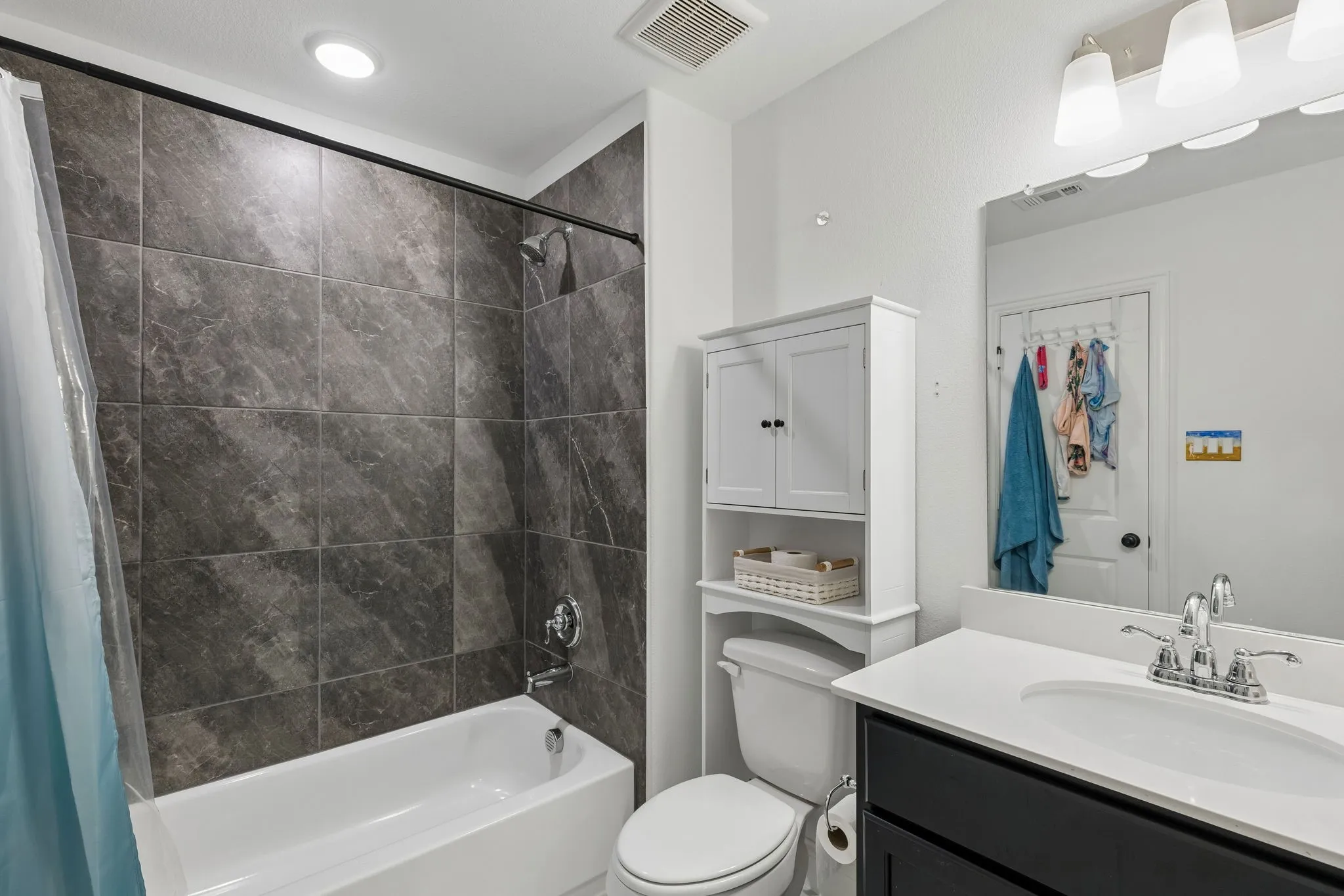 Single Family Residence For Sale in Denton County , 2622 Eucalyptus Road, Frisco, Texas 75033, 5 Bedroom, 6 Bathroom, 3 Garage spaces, 4,023 Sqft, built in 2020, mls#21399100, Real Estate Agent in Frisco, Homes For Sale in Denton county, Homes For Sale in Frisco, Realtor in Frisco Texas, Real Estate Brokerage Independent Realty Texas, Luminita Cordes Realtor
