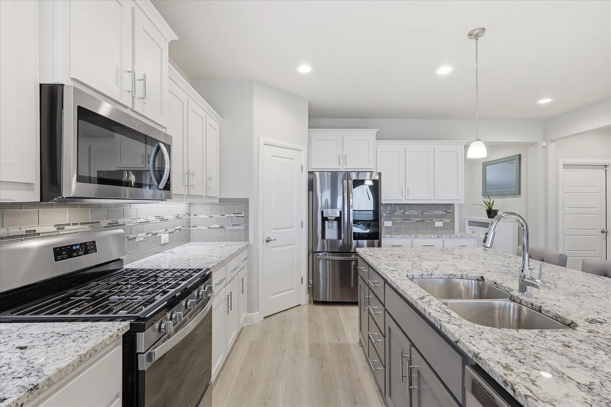 Single Family Residence For Sale in Denton County , 1617 Longspur Drive, Northlake, Texas 76226, 5 Bedroom, 4 Bathroom, 2 Garage spaces, 2,782 Sqft, built in 2022, mls#21400273, Real Estate Agent in Northlake, Homes For Sale in Denton county, Homes For Sale in Northlake, Realtor in Northlake Texas, Real Estate Brokerage Independent Realty Texas, Luminita Cordes Realtor