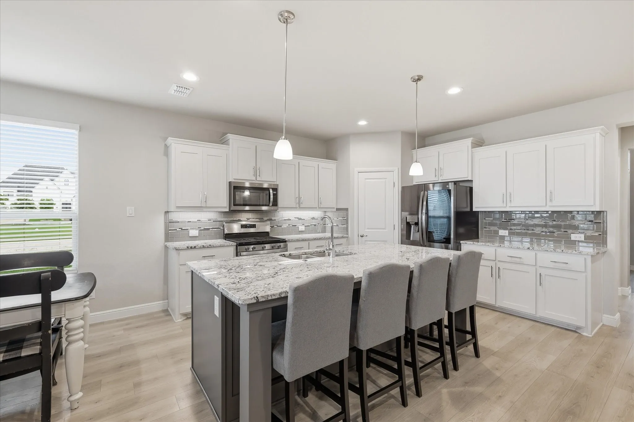 Single Family Residence For Sale in Denton County , 1617 Longspur Drive, Northlake, Texas 76226, 5 Bedroom, 4 Bathroom, 2 Garage spaces, 2,782 Sqft, built in 2022, mls#21400273, Real Estate Agent in Northlake, Homes For Sale in Denton county, Homes For Sale in Northlake, Realtor in Northlake Texas, Real Estate Brokerage Independent Realty Texas, Luminita Cordes Realtor