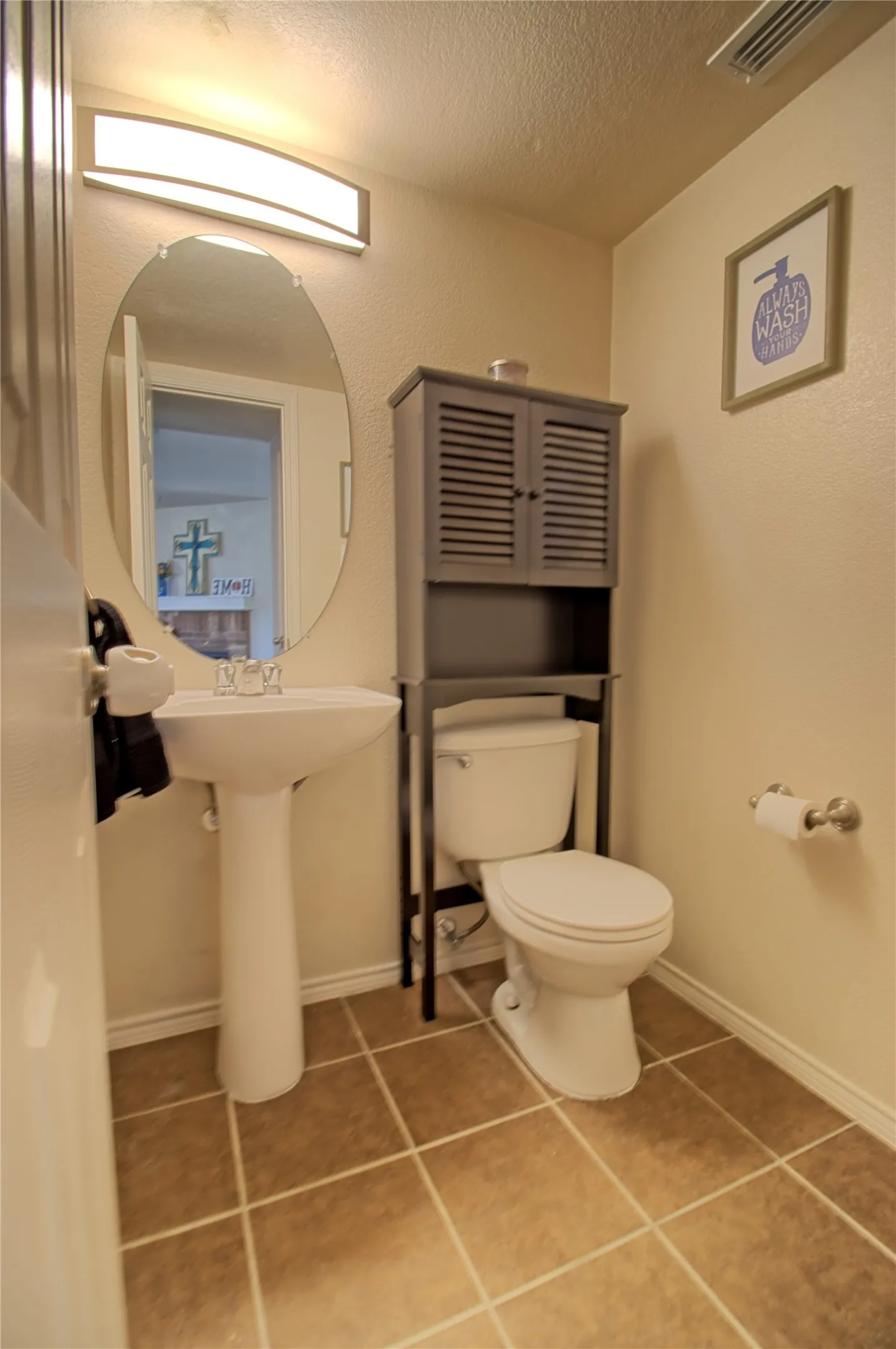 Single Family Residence For Sale in Johnson County , 1312 Gayle Street, Burleson, Texas 76028, 3 Bedroom, 3 Bathroom, 2 Garage spaces, 2,172 Sqft, built in 2007, mls#21399647, Real Estate Agent in Burleson, Homes For Sale in Johnson county, Homes For Sale in Burleson, Realtor in Burleson Texas, Real Estate Brokerage Independent Realty Texas, Luminita Cordes Realtor