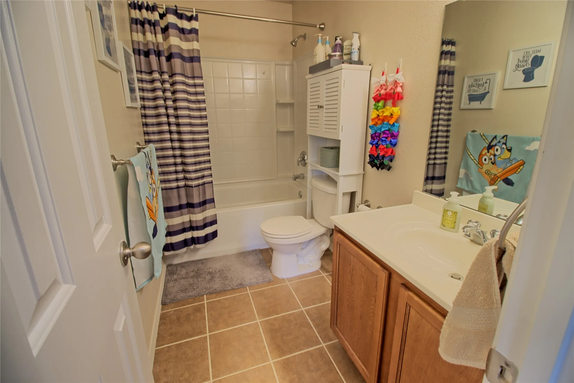 Single Family Residence For Sale in Johnson County , 1312 Gayle Street, Burleson, Texas 76028, 3 Bedroom, 3 Bathroom, 2 Garage spaces, 2,172 Sqft, built in 2007, mls#21399647, Real Estate Agent in Burleson, Homes For Sale in Johnson county, Homes For Sale in Burleson, Realtor in Burleson Texas, Real Estate Brokerage Independent Realty Texas, Luminita Cordes Realtor