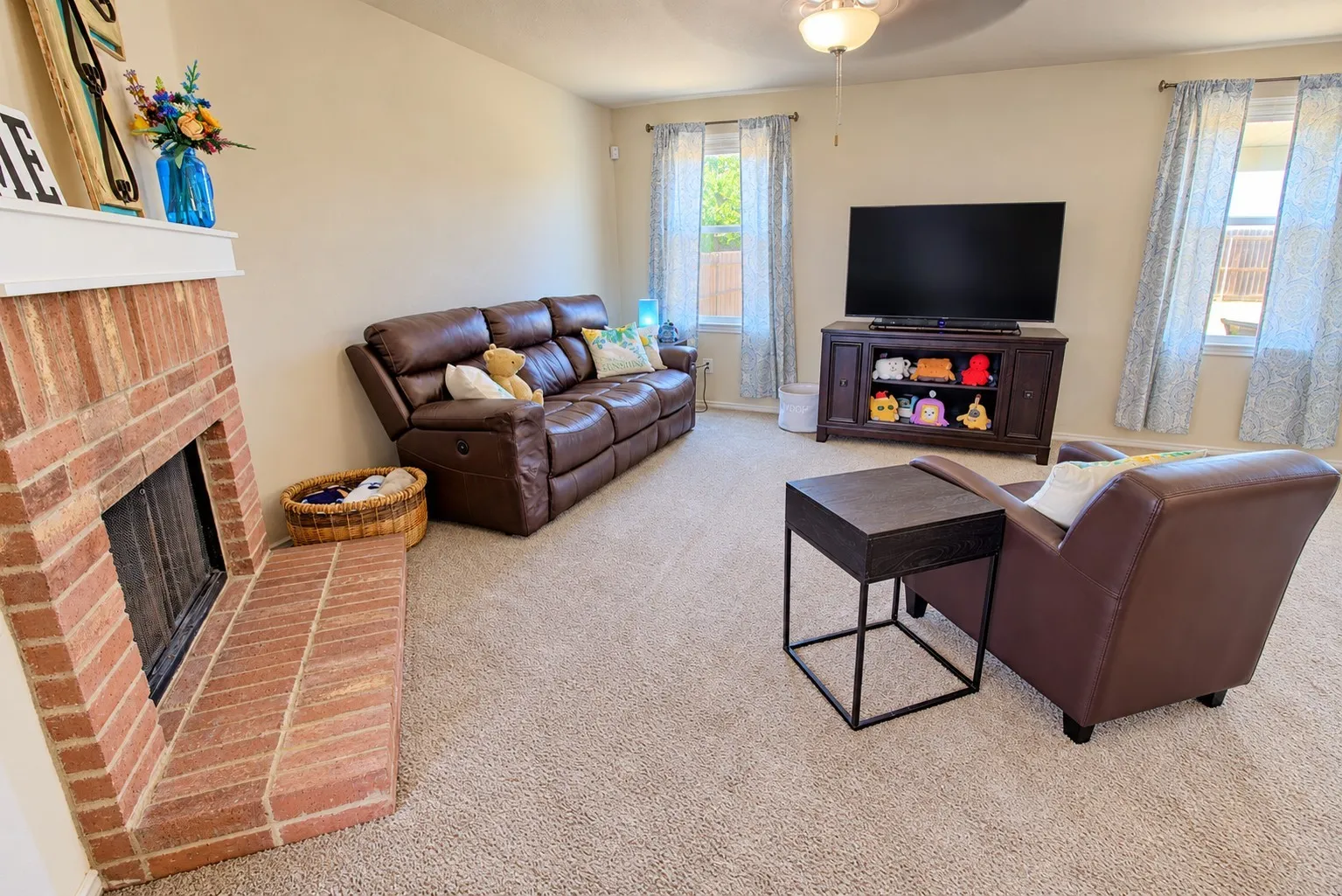 Single Family Residence For Sale in Johnson County , 1312 Gayle Street, Burleson, Texas 76028, 3 Bedroom, 3 Bathroom, 2 Garage spaces, 2,172 Sqft, built in 2007, mls#21399647, Real Estate Agent in Burleson, Homes For Sale in Johnson county, Homes For Sale in Burleson, Realtor in Burleson Texas, Real Estate Brokerage Independent Realty Texas, Luminita Cordes Realtor