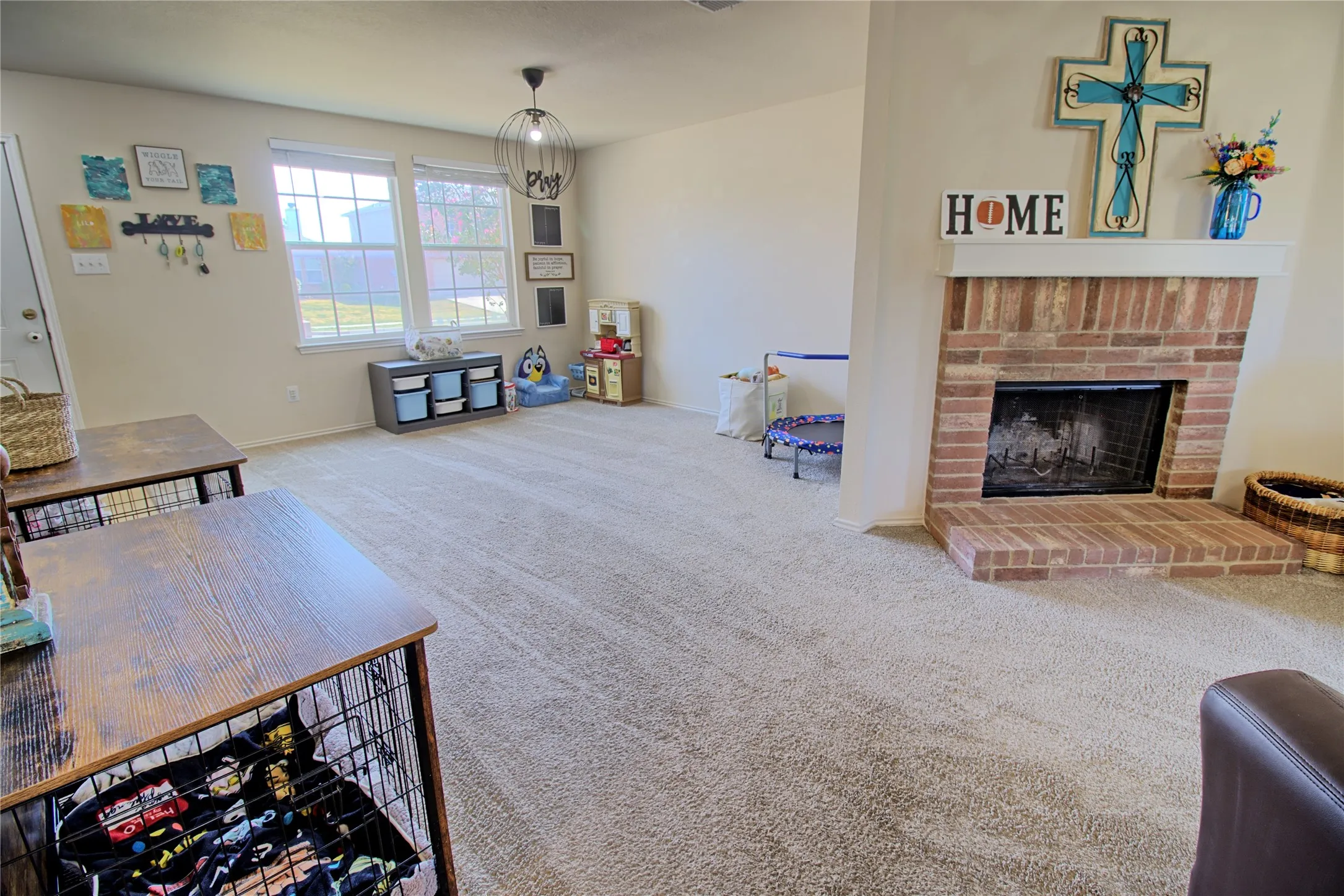 Single Family Residence For Sale in Johnson County , 1312 Gayle Street, Burleson, Texas 76028, 3 Bedroom, 3 Bathroom, 2 Garage spaces, 2,172 Sqft, built in 2007, mls#21399647, Real Estate Agent in Burleson, Homes For Sale in Johnson county, Homes For Sale in Burleson, Realtor in Burleson Texas, Real Estate Brokerage Independent Realty Texas, Luminita Cordes Realtor