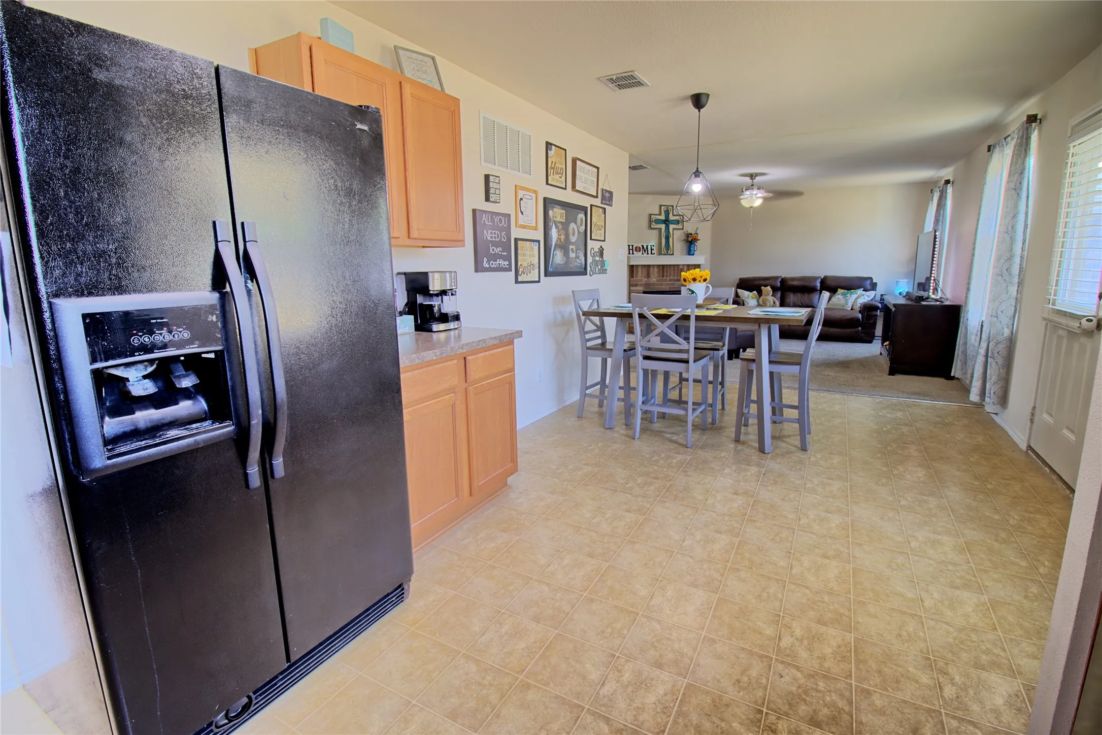 Single Family Residence For Sale in Johnson County , 1312 Gayle Street, Burleson, Texas 76028, 3 Bedroom, 3 Bathroom, 2 Garage spaces, 2,172 Sqft, built in 2007, mls#21399647, Real Estate Agent in Burleson, Homes For Sale in Johnson county, Homes For Sale in Burleson, Realtor in Burleson Texas, Real Estate Brokerage Independent Realty Texas, Luminita Cordes Realtor