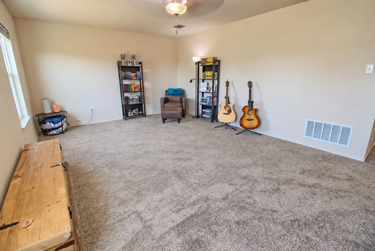 Single Family Residence For Sale in Johnson County , 1312 Gayle Street, Burleson, Texas 76028, 3 Bedroom, 3 Bathroom, 2 Garage spaces, 2,172 Sqft, built in 2007, mls#21399647, Real Estate Agent in Burleson, Homes For Sale in Johnson county, Homes For Sale in Burleson, Realtor in Burleson Texas, Real Estate Brokerage Independent Realty Texas, Luminita Cordes Realtor