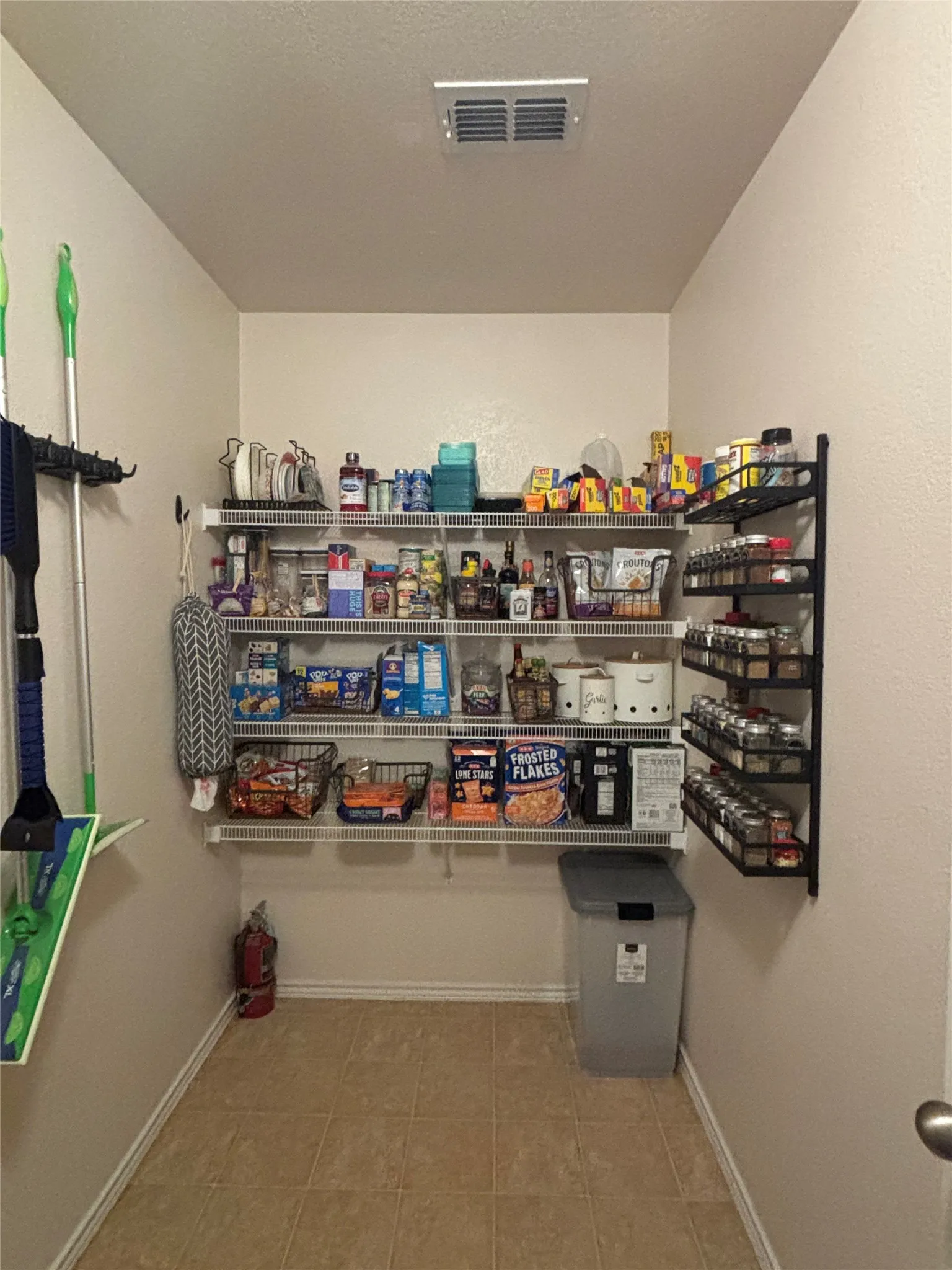 Single Family Residence For Sale in Johnson County , 1312 Gayle Street, Burleson, Texas 76028, 3 Bedroom, 3 Bathroom, 2 Garage spaces, 2,172 Sqft, built in 2007, mls#21399647, Real Estate Agent in Burleson, Homes For Sale in Johnson county, Homes For Sale in Burleson, Realtor in Burleson Texas, Real Estate Brokerage Independent Realty Texas, Luminita Cordes Realtor