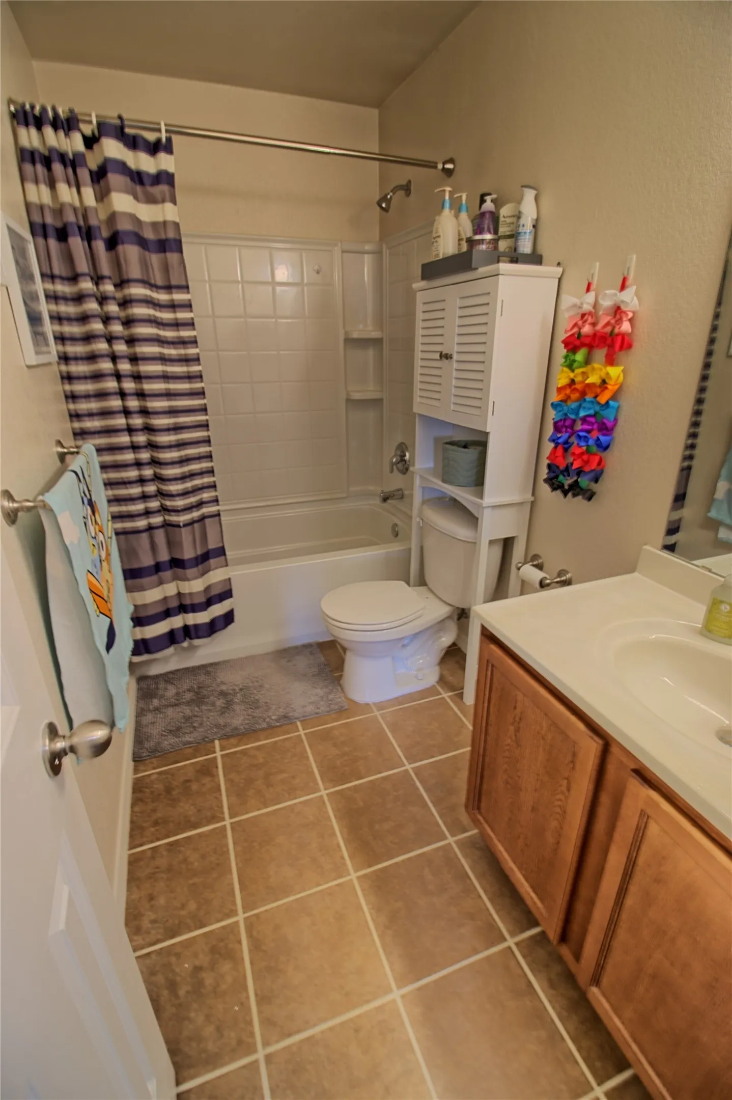 Single Family Residence For Sale in Johnson County , 1312 Gayle Street, Burleson, Texas 76028, 3 Bedroom, 3 Bathroom, 2 Garage spaces, 2,172 Sqft, built in 2007, mls#21399647, Real Estate Agent in Burleson, Homes For Sale in Johnson county, Homes For Sale in Burleson, Realtor in Burleson Texas, Real Estate Brokerage Independent Realty Texas, Luminita Cordes Realtor
