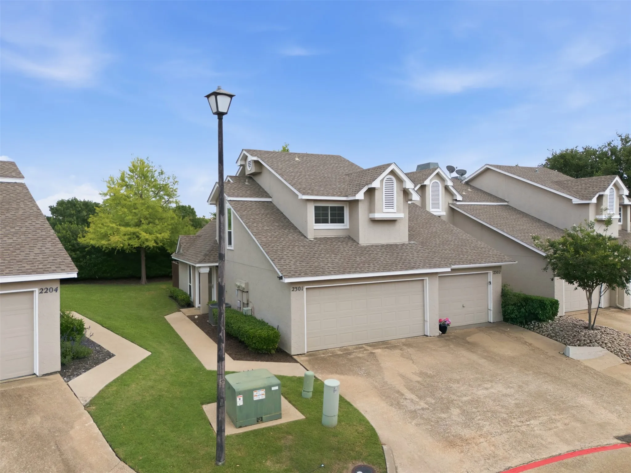 Townhouse For Sale in Collin County , 8400 Hickory Street 2301, Frisco, Texas 75034, 2 Bedroom, 3 Bathroom, 2 Garage spaces, 1,014 Sqft, built in 1987, mls#21400520, Real Estate Agent in Frisco, Homes For Sale in Collin county, Homes For Sale in Frisco, Realtor in Frisco Texas, Real Estate Brokerage Independent Realty Texas, Luminita Cordes Realtor