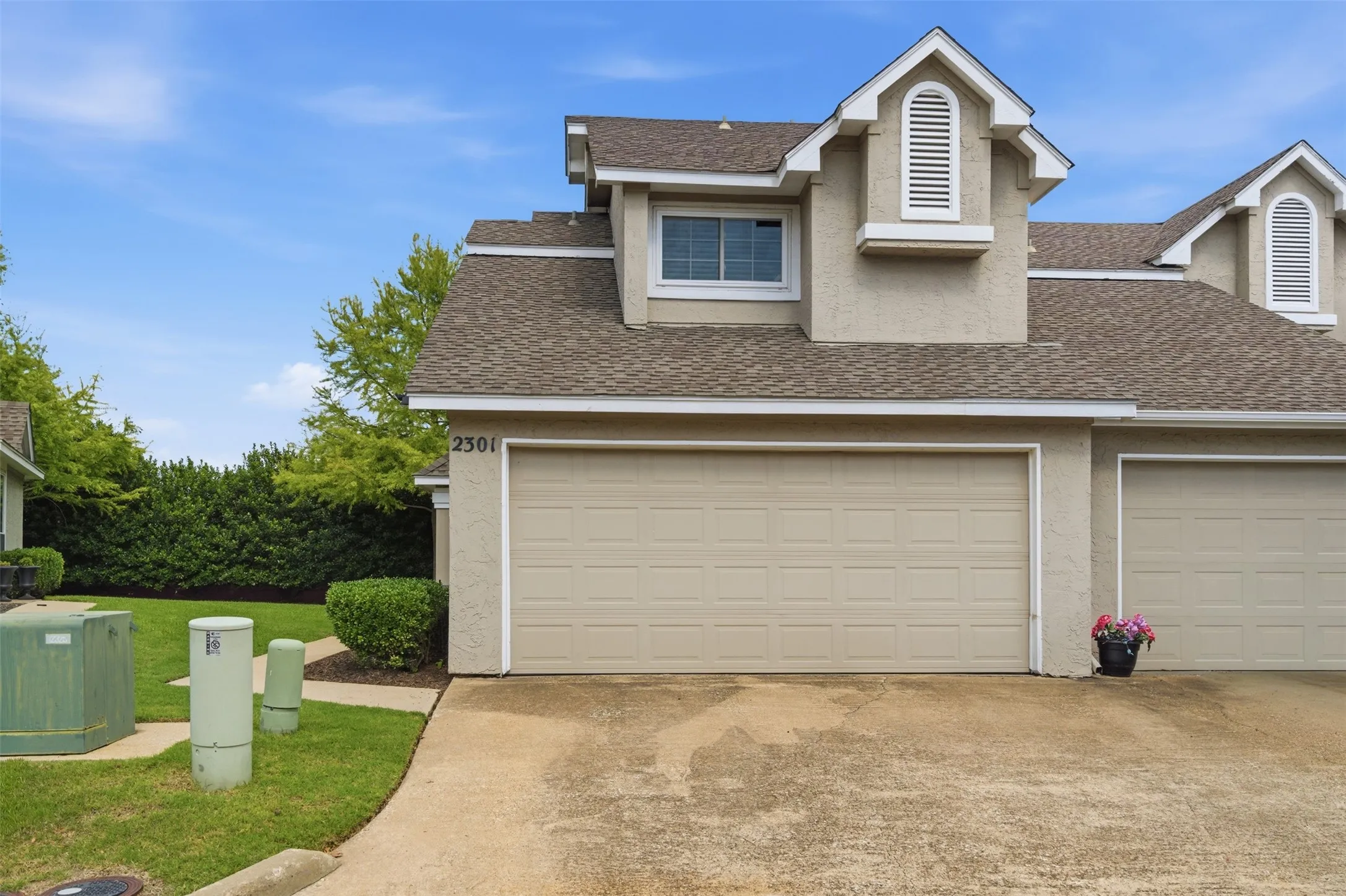 Townhouse For Sale in Collin County , 8400 Hickory Street 2301, Frisco, Texas 75034, 2 Bedroom, 3 Bathroom, 2 Garage spaces, 1,014 Sqft, built in 1987, mls#21400520, Real Estate Agent in Frisco, Homes For Sale in Collin county, Homes For Sale in Frisco, Realtor in Frisco Texas, Real Estate Brokerage Independent Realty Texas, Luminita Cordes Realtor