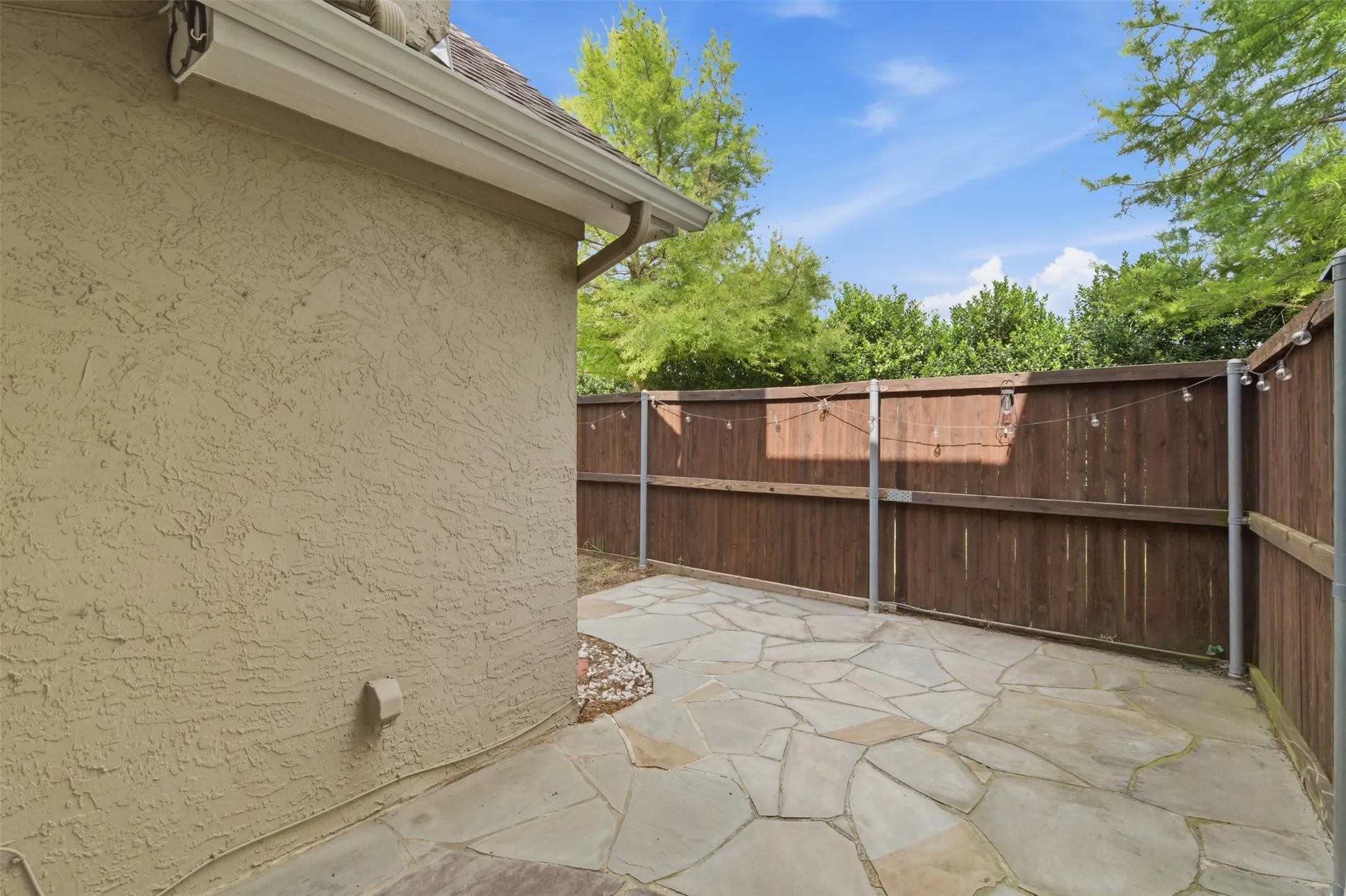 Townhouse For Sale in Collin County , 8400 Hickory Street 2301, Frisco, Texas 75034, 2 Bedroom, 3 Bathroom, 2 Garage spaces, 1,014 Sqft, built in 1987, mls#21400520, Real Estate Agent in Frisco, Homes For Sale in Collin county, Homes For Sale in Frisco, Realtor in Frisco Texas, Real Estate Brokerage Independent Realty Texas, Luminita Cordes Realtor
