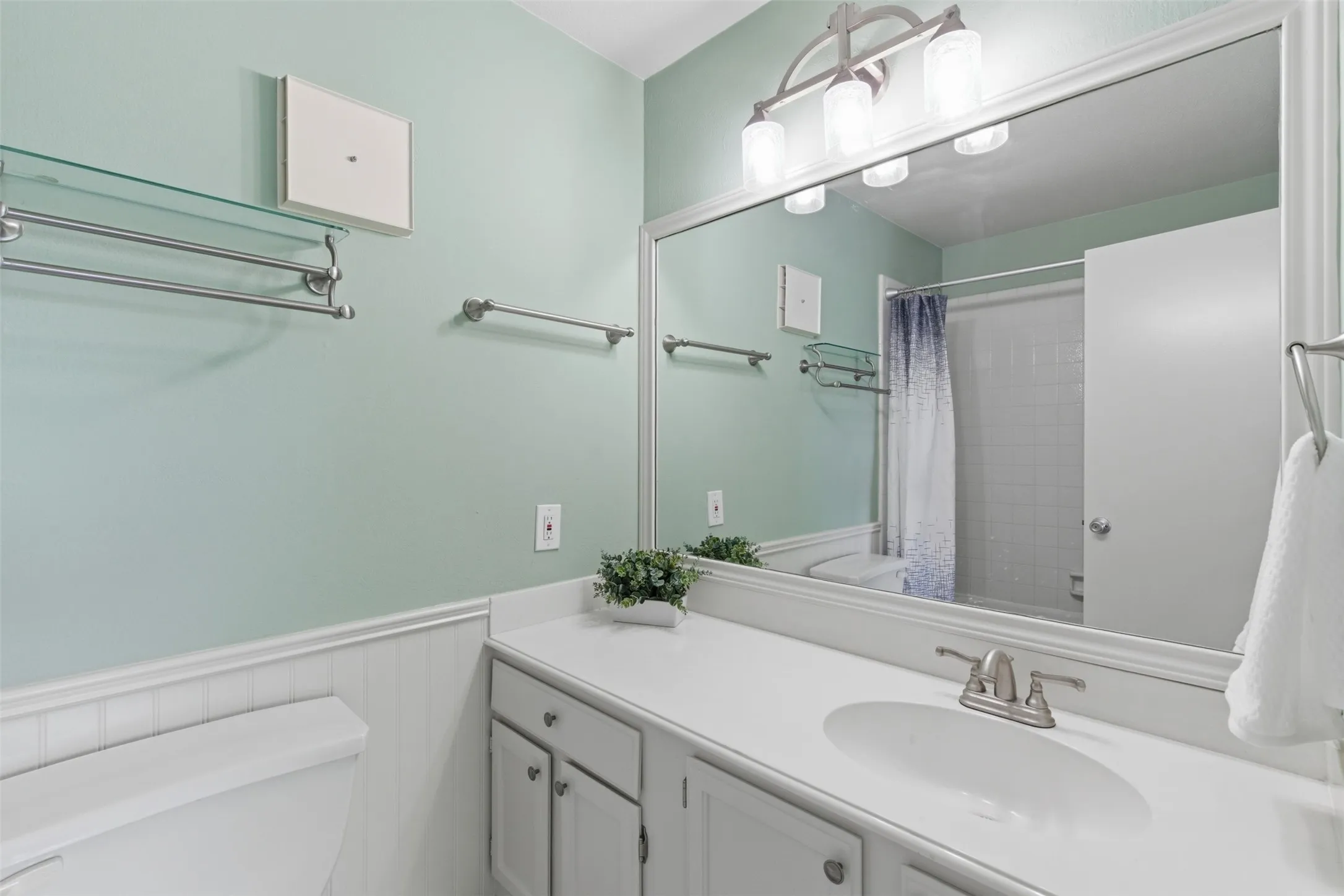 Townhouse For Sale in Collin County , 8400 Hickory Street 2301, Frisco, Texas 75034, 2 Bedroom, 3 Bathroom, 2 Garage spaces, 1,014 Sqft, built in 1987, mls#21400520, Real Estate Agent in Frisco, Homes For Sale in Collin county, Homes For Sale in Frisco, Realtor in Frisco Texas, Real Estate Brokerage Independent Realty Texas, Luminita Cordes Realtor