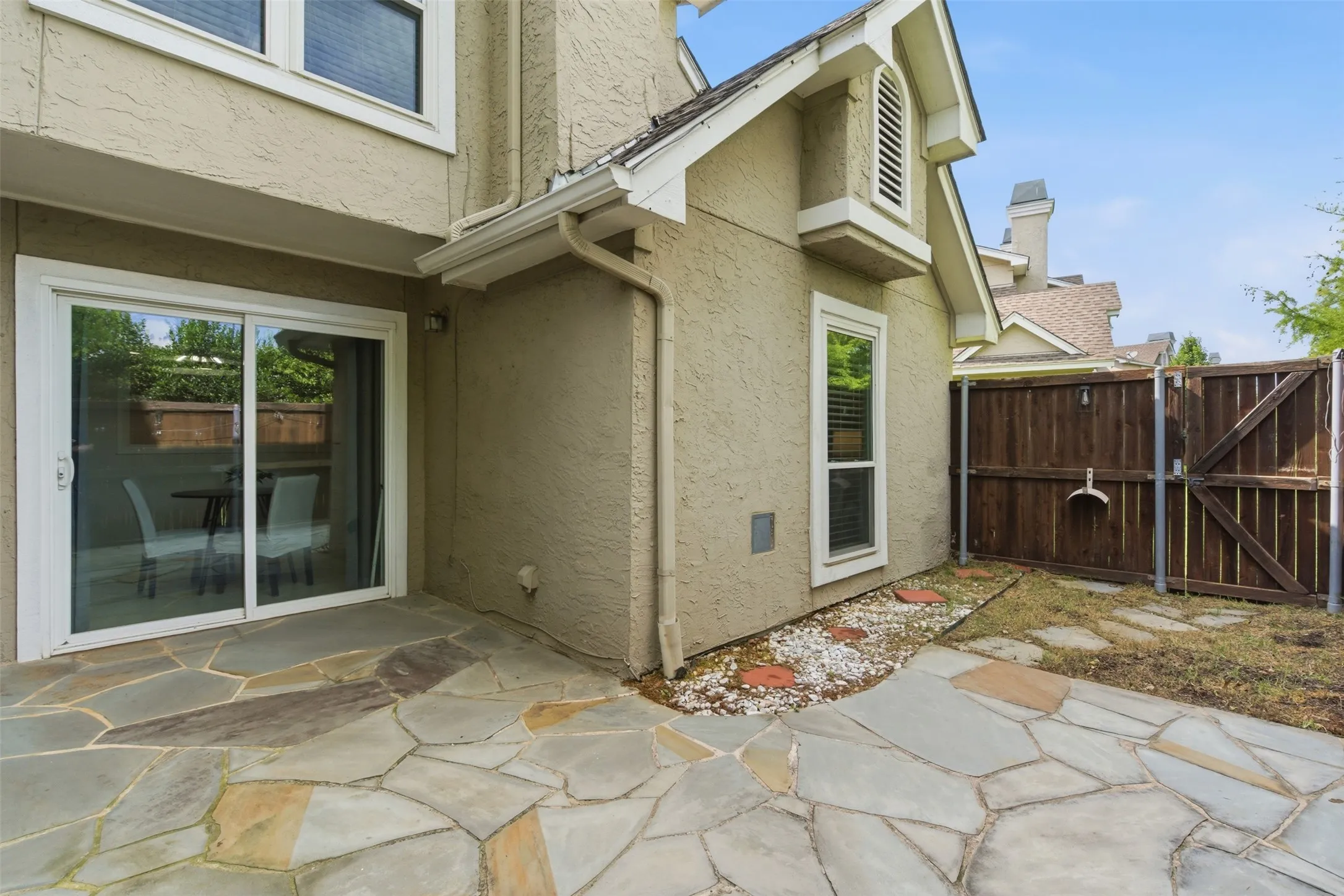 Townhouse For Sale in Collin County , 8400 Hickory Street 2301, Frisco, Texas 75034, 2 Bedroom, 3 Bathroom, 2 Garage spaces, 1,014 Sqft, built in 1987, mls#21400520, Real Estate Agent in Frisco, Homes For Sale in Collin county, Homes For Sale in Frisco, Realtor in Frisco Texas, Real Estate Brokerage Independent Realty Texas, Luminita Cordes Realtor