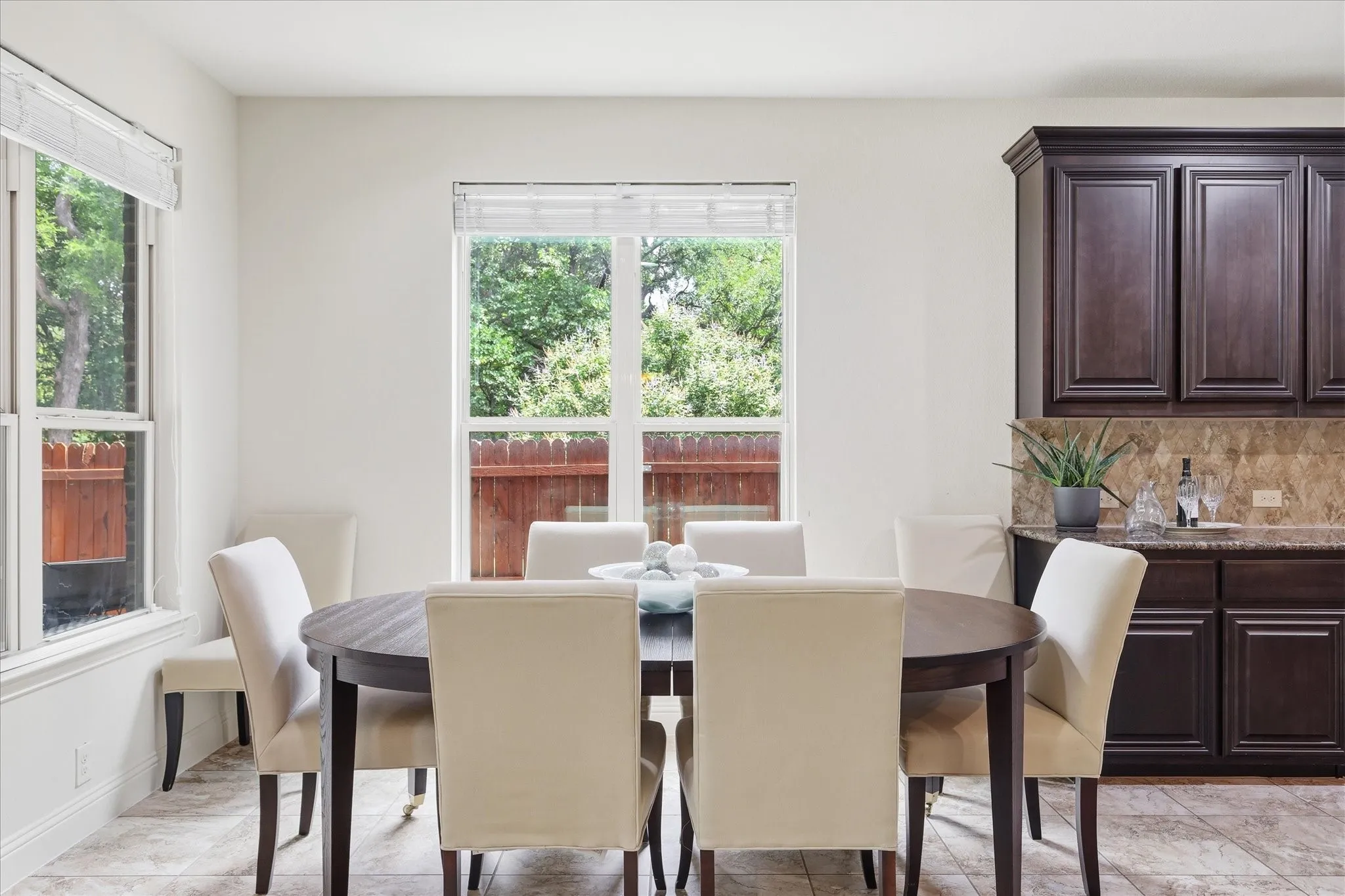 Single Family Residence For Sale in Tarrant County , 2600 Gateway Court, Euless, Texas 76039, 5 Bedroom, 4 Bathroom, 2 Garage spaces, 3,376 Sqft, built in 2015, mls#21395280, Real Estate Agent in Euless, Homes For Sale in Tarrant county, Homes For Sale in Euless, Realtor in Euless Texas, Real Estate Brokerage Independent Realty Texas, Luminita Cordes Realtor
