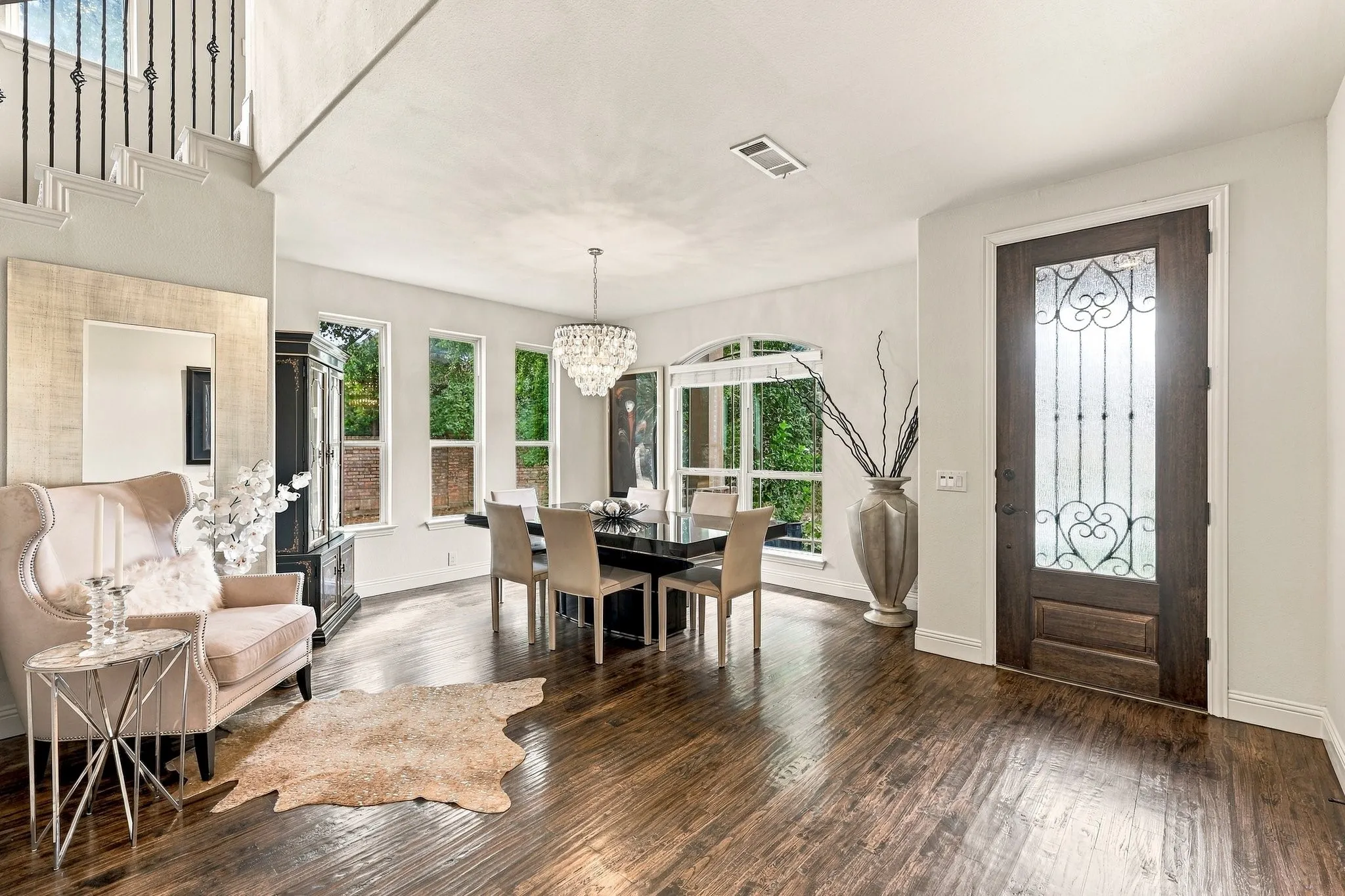 Single Family Residence For Sale in Tarrant County , 2600 Gateway Court, Euless, Texas 76039, 5 Bedroom, 4 Bathroom, 2 Garage spaces, 3,376 Sqft, built in 2015, mls#21395280, Real Estate Agent in Euless, Homes For Sale in Tarrant county, Homes For Sale in Euless, Realtor in Euless Texas, Real Estate Brokerage Independent Realty Texas, Luminita Cordes Realtor