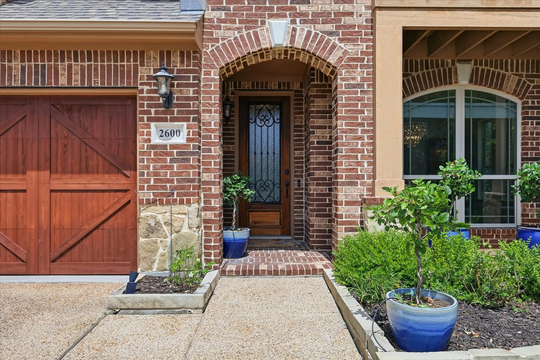 Single Family Residence For Sale in Tarrant County , 2600 Gateway Court, Euless, Texas 76039, 5 Bedroom, 4 Bathroom, 2 Garage spaces, 3,376 Sqft, built in 2015, mls#21395280, Real Estate Agent in Euless, Homes For Sale in Tarrant county, Homes For Sale in Euless, Realtor in Euless Texas, Real Estate Brokerage Independent Realty Texas, Luminita Cordes Realtor
