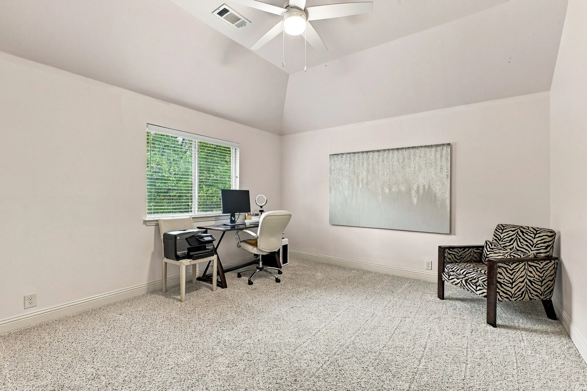 Single Family Residence For Sale in Tarrant County , 2600 Gateway Court, Euless, Texas 76039, 5 Bedroom, 4 Bathroom, 2 Garage spaces, 3,376 Sqft, built in 2015, mls#21395280, Real Estate Agent in Euless, Homes For Sale in Tarrant county, Homes For Sale in Euless, Realtor in Euless Texas, Real Estate Brokerage Independent Realty Texas, Luminita Cordes Realtor